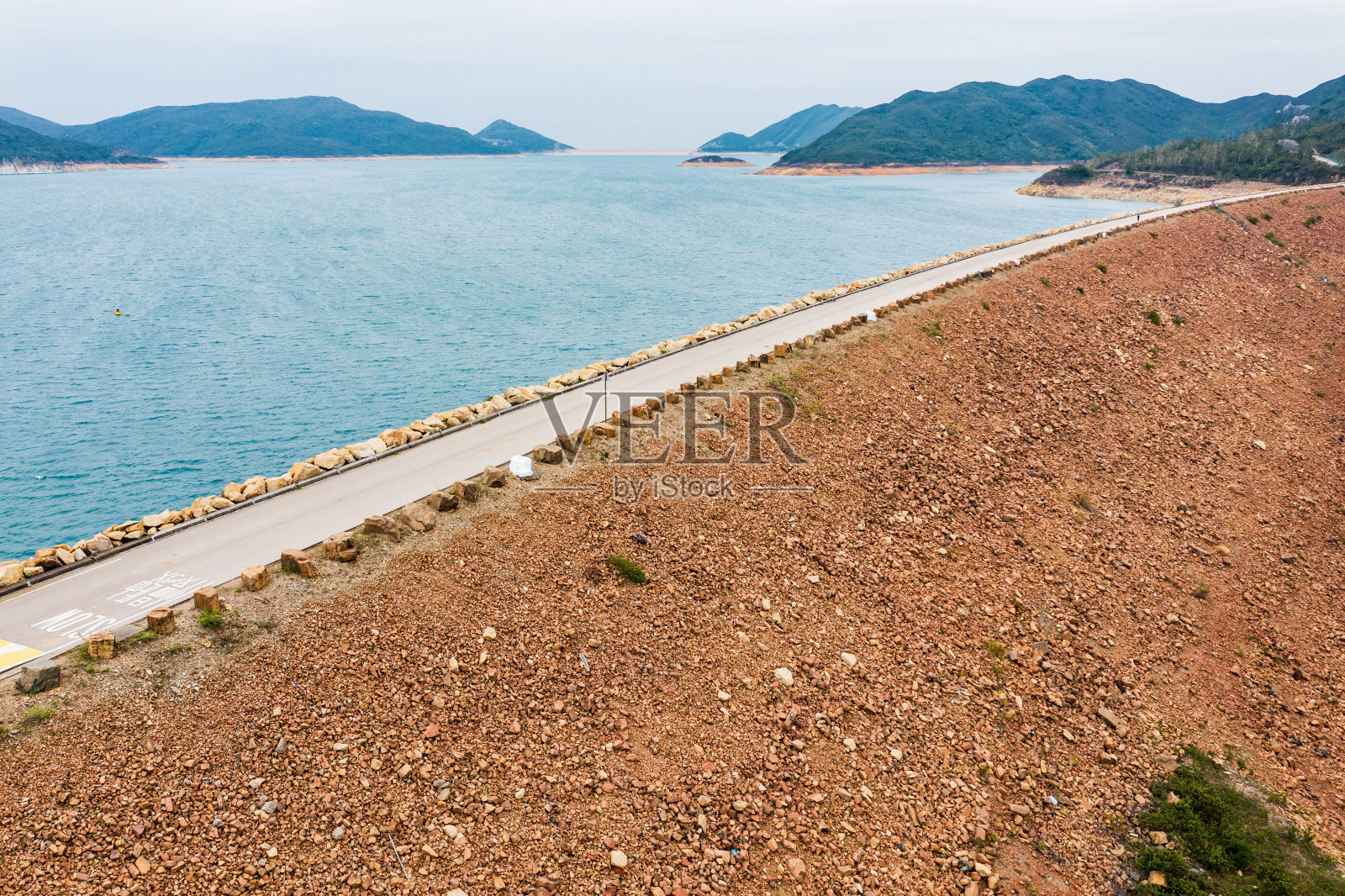 这是关于万宜水库大坝的照片摄影图片