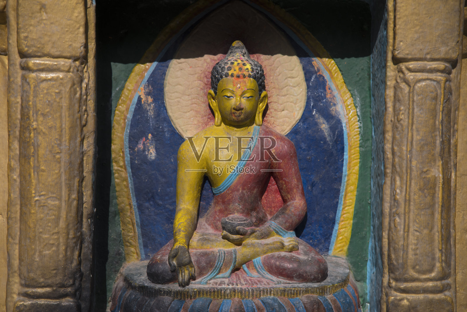 金色的佛像照片摄影图片