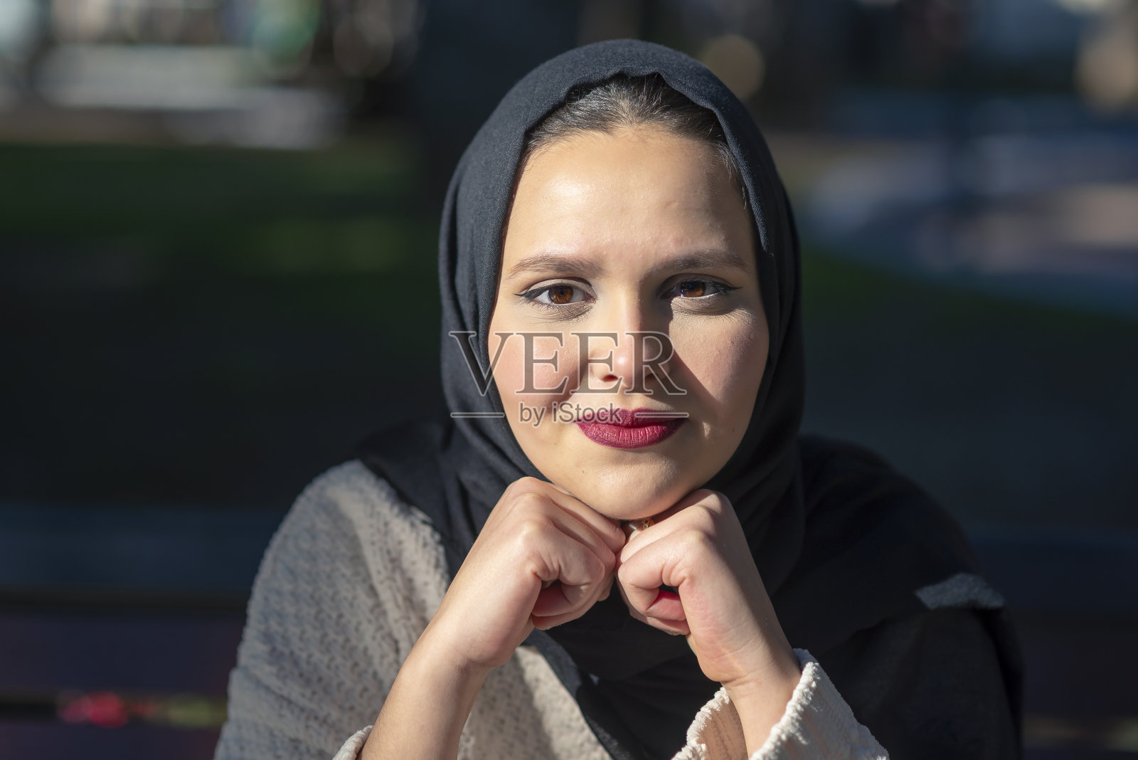 穆斯林模型构成。照片摄影图片