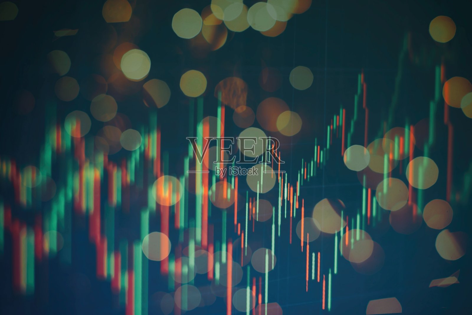 经济图表与股票市场图表,用于商业和金融概念和报告。抽象的蓝色背景。照片摄影图片