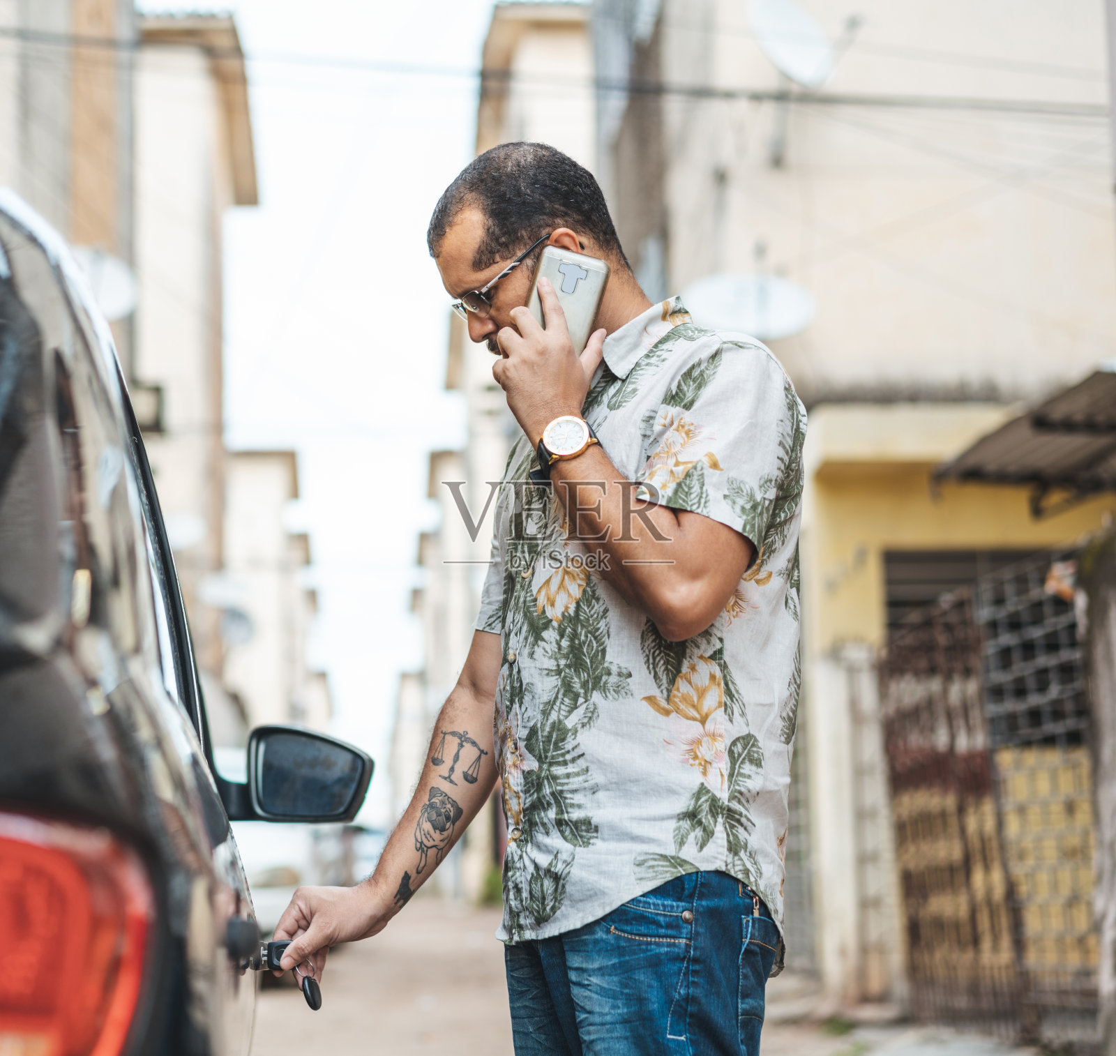 去工作的人照片摄影图片