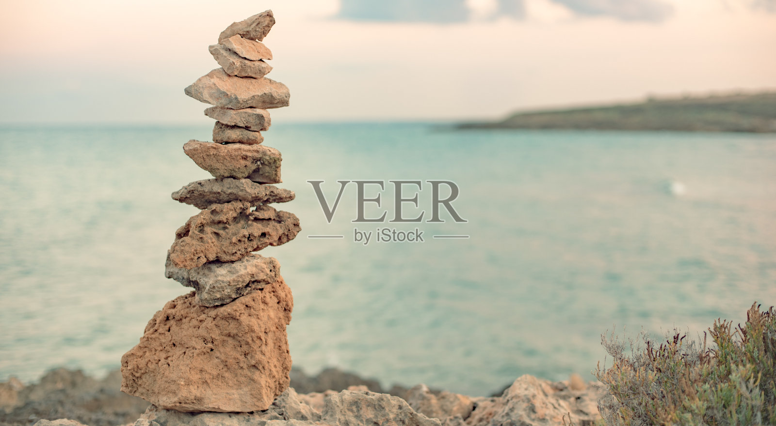 海边的岩石照片摄影图片