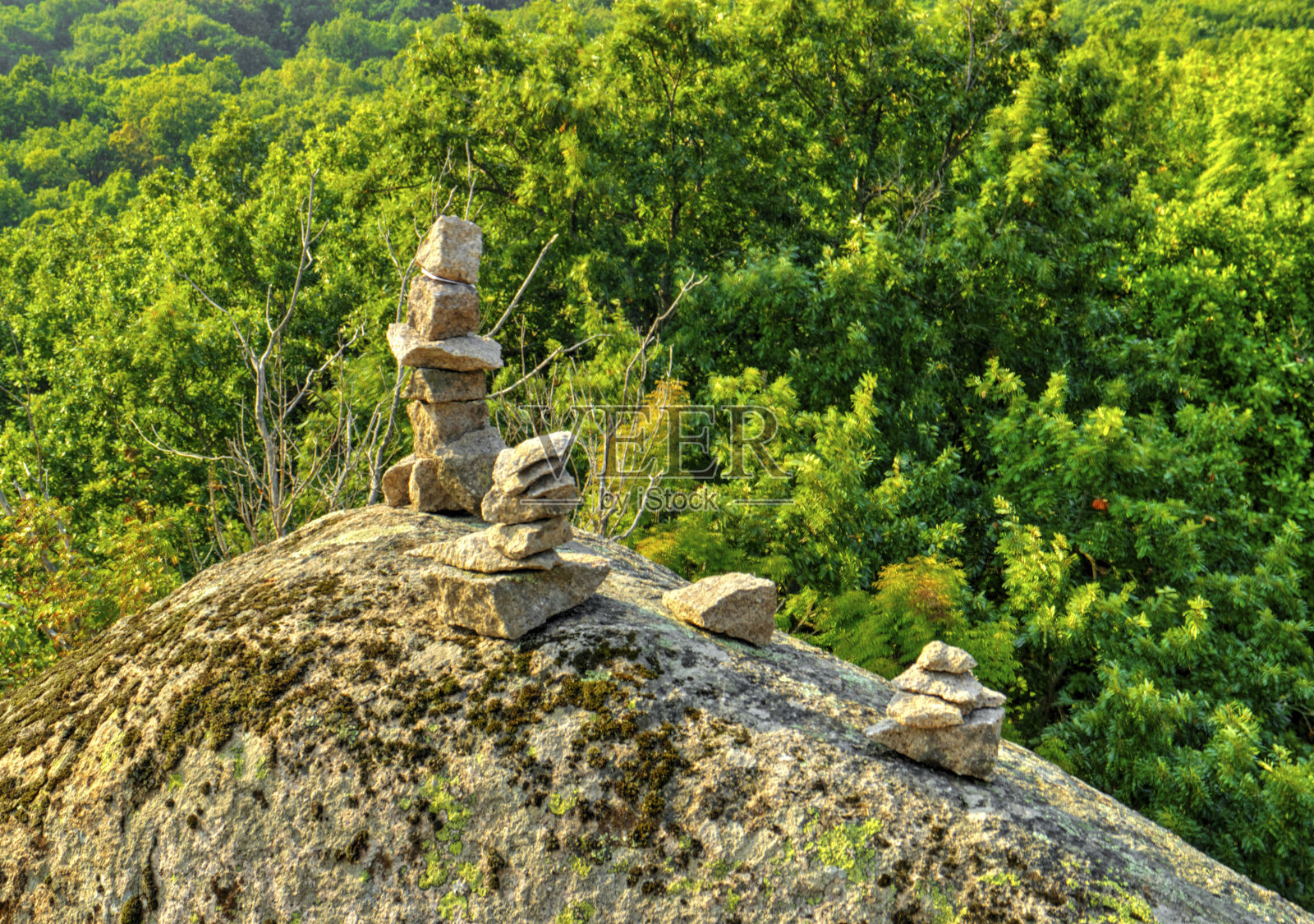 景观与有趣的岩石构成照片摄影图片