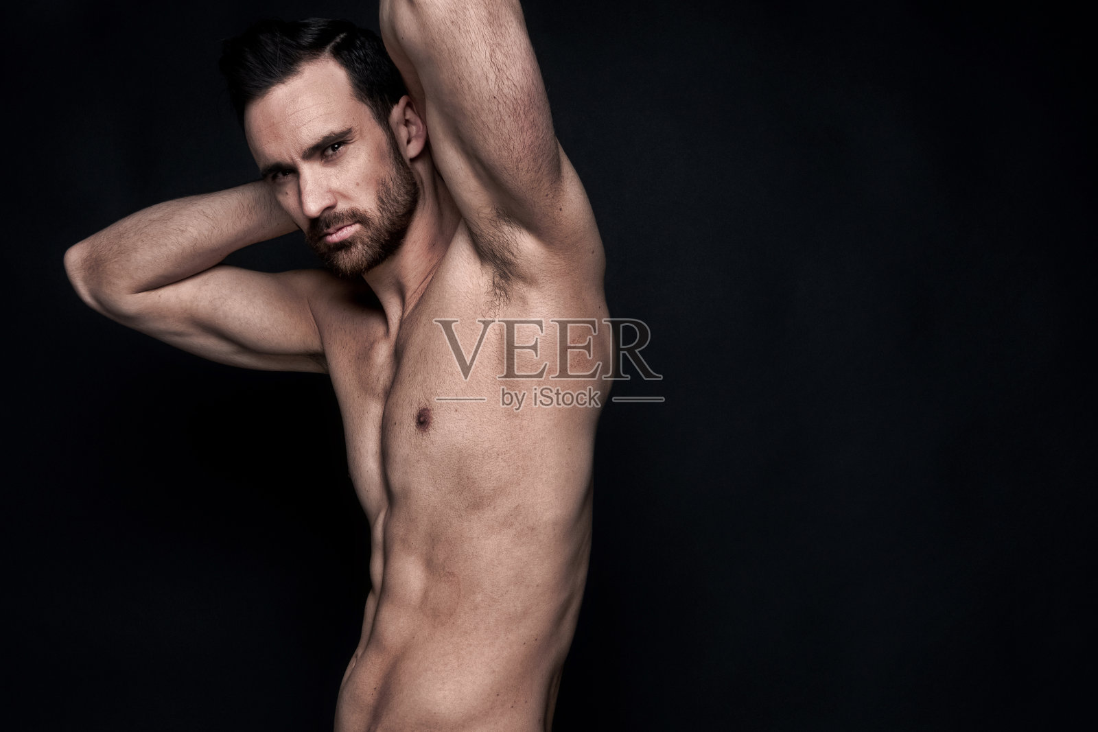 性感赤膊的男人照片摄影图片