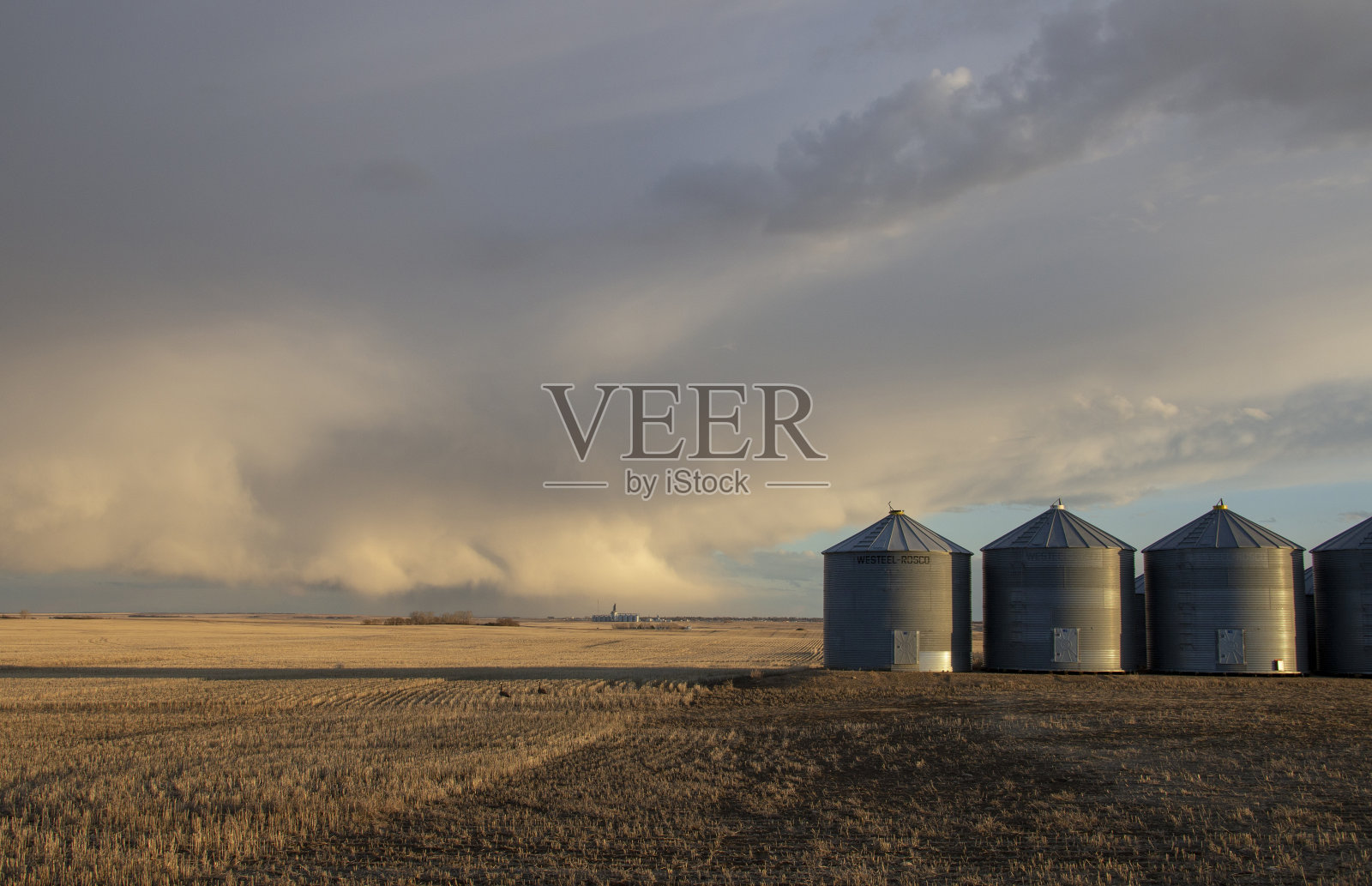 草原乌云照片摄影图片