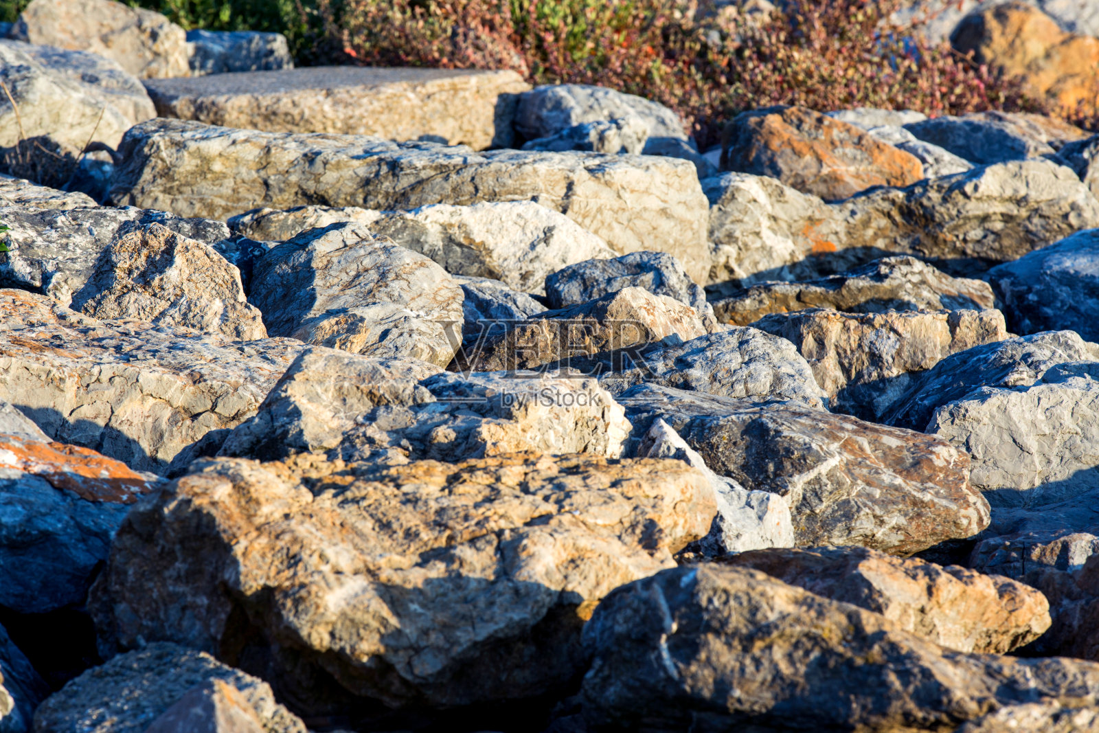 岩石海上的波浪照片摄影图片