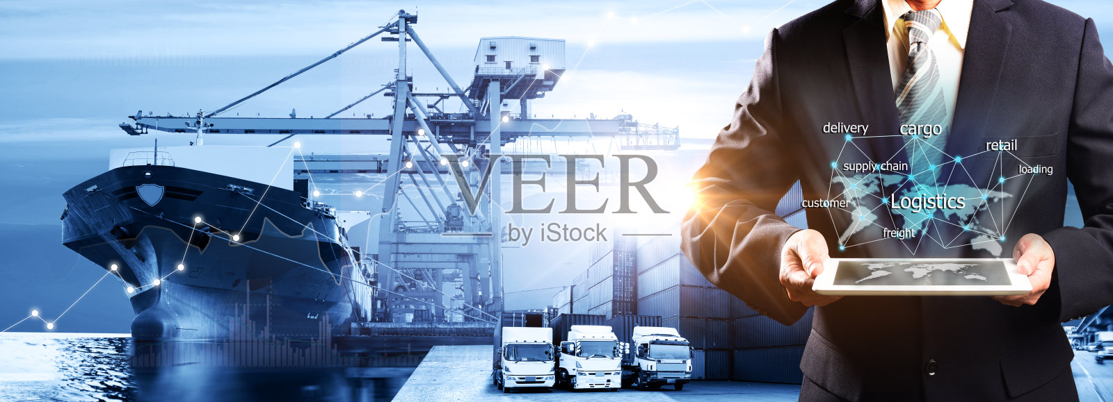 物流与运输的集装箱货轮和货机与工作起重机桥在日出船厂,物流进出口和运输行业背景照片摄影图片