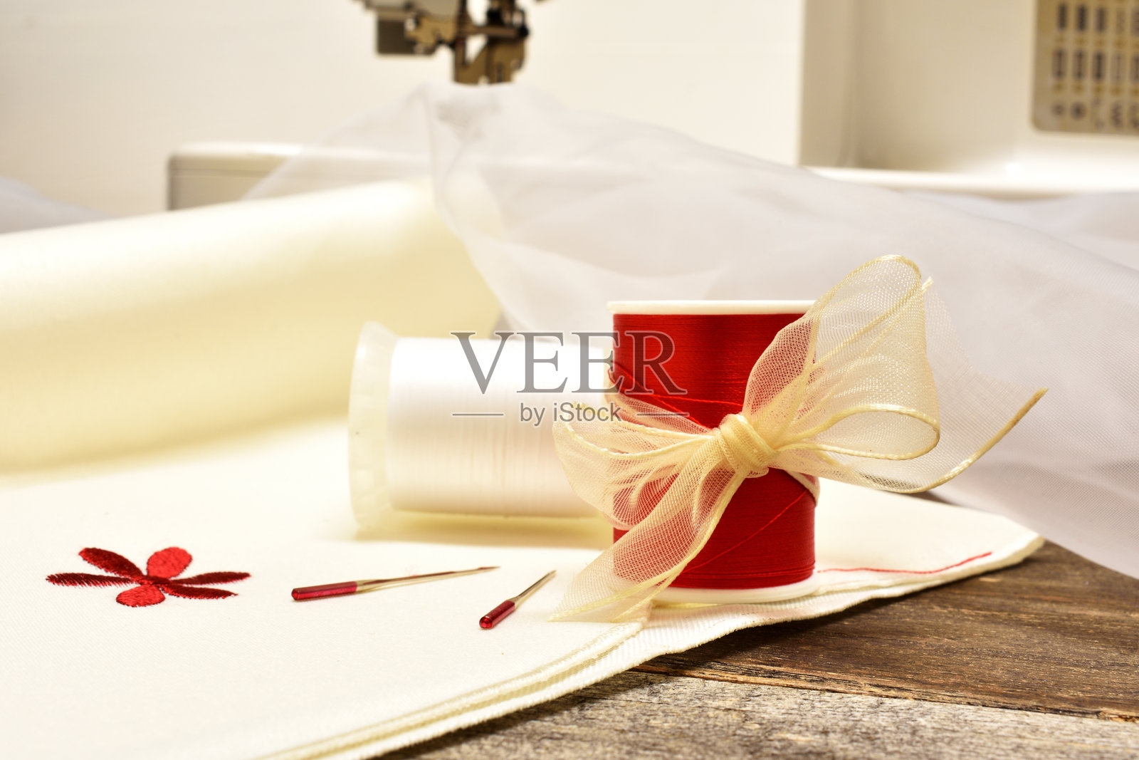 刺绣用红线照片摄影图片