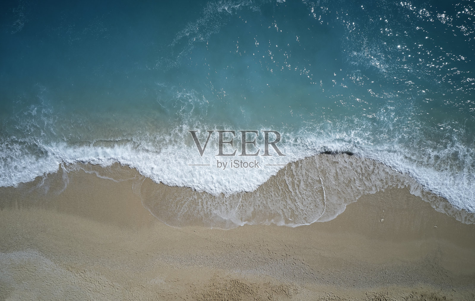 夏天海滩的鸟瞰图照片摄影图片