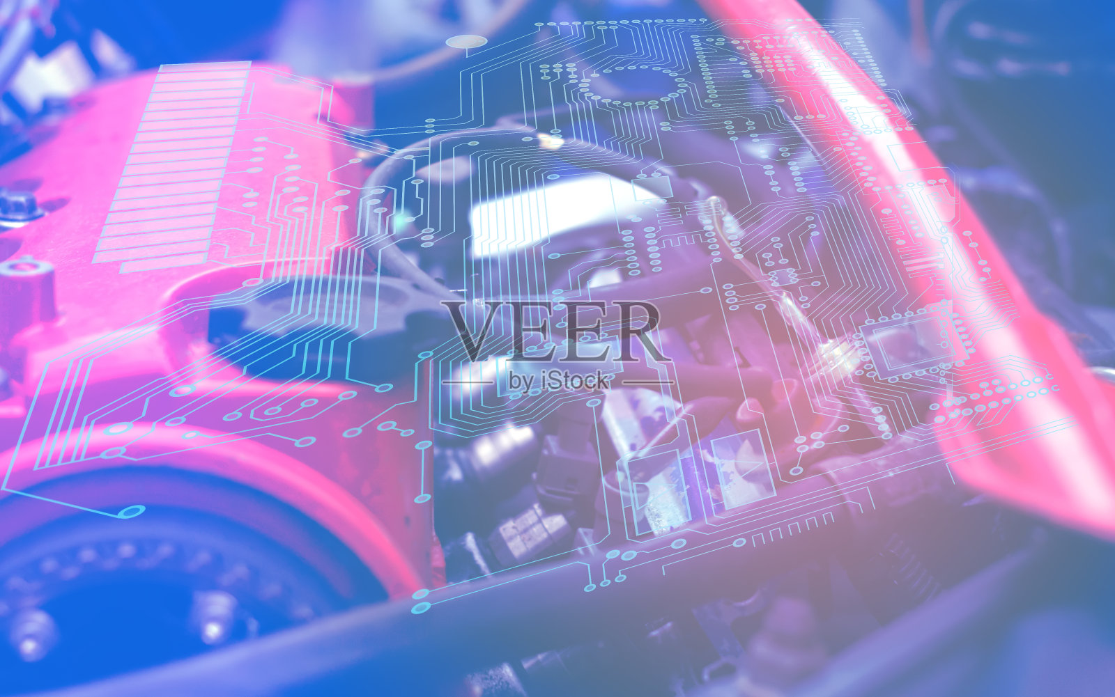 汽车维修大师利用附加现实的技术,通过叠加电路解决了发动机中电气的工作问题照片摄影图片