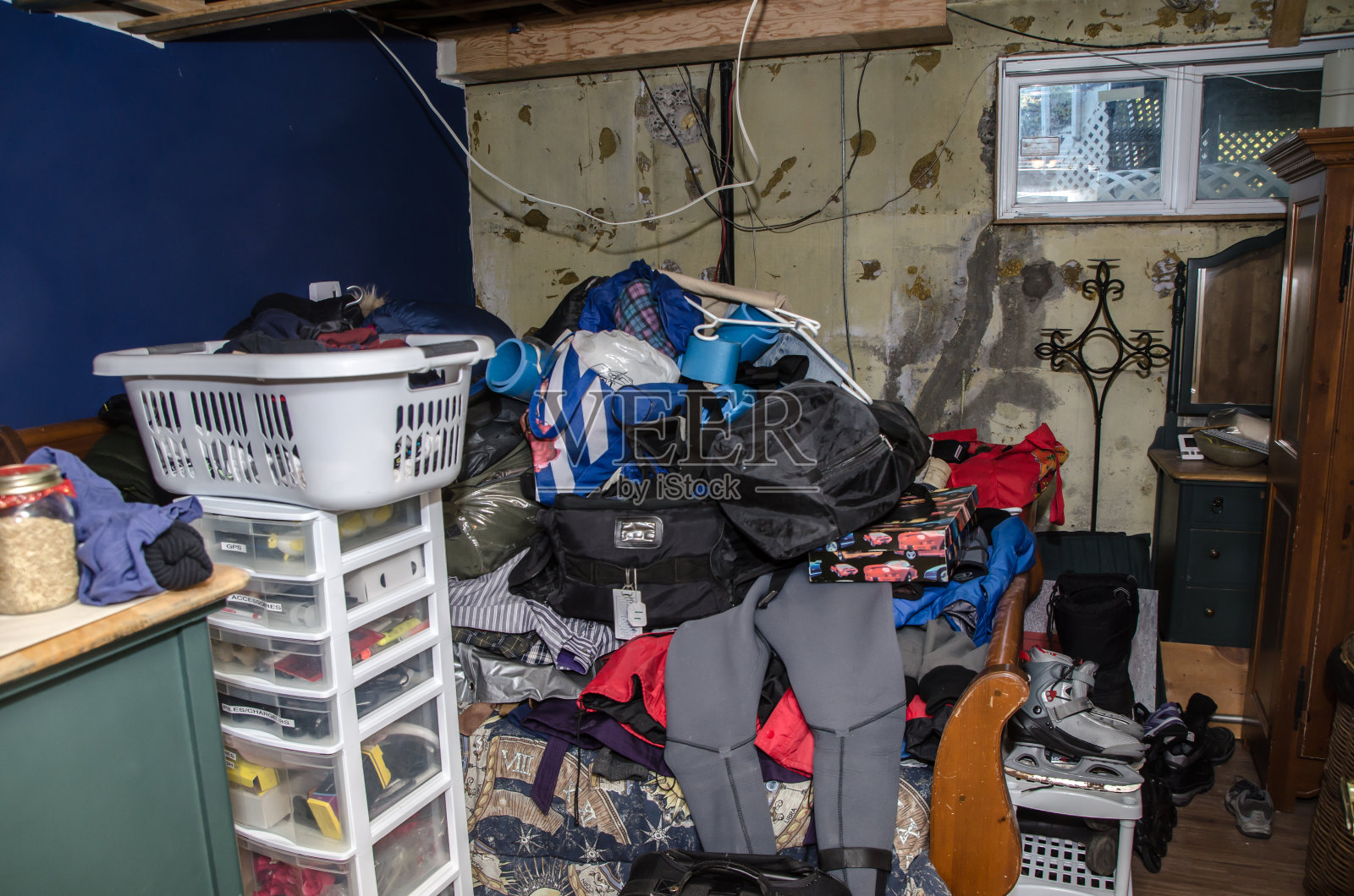 混乱的卧室照片摄影图片