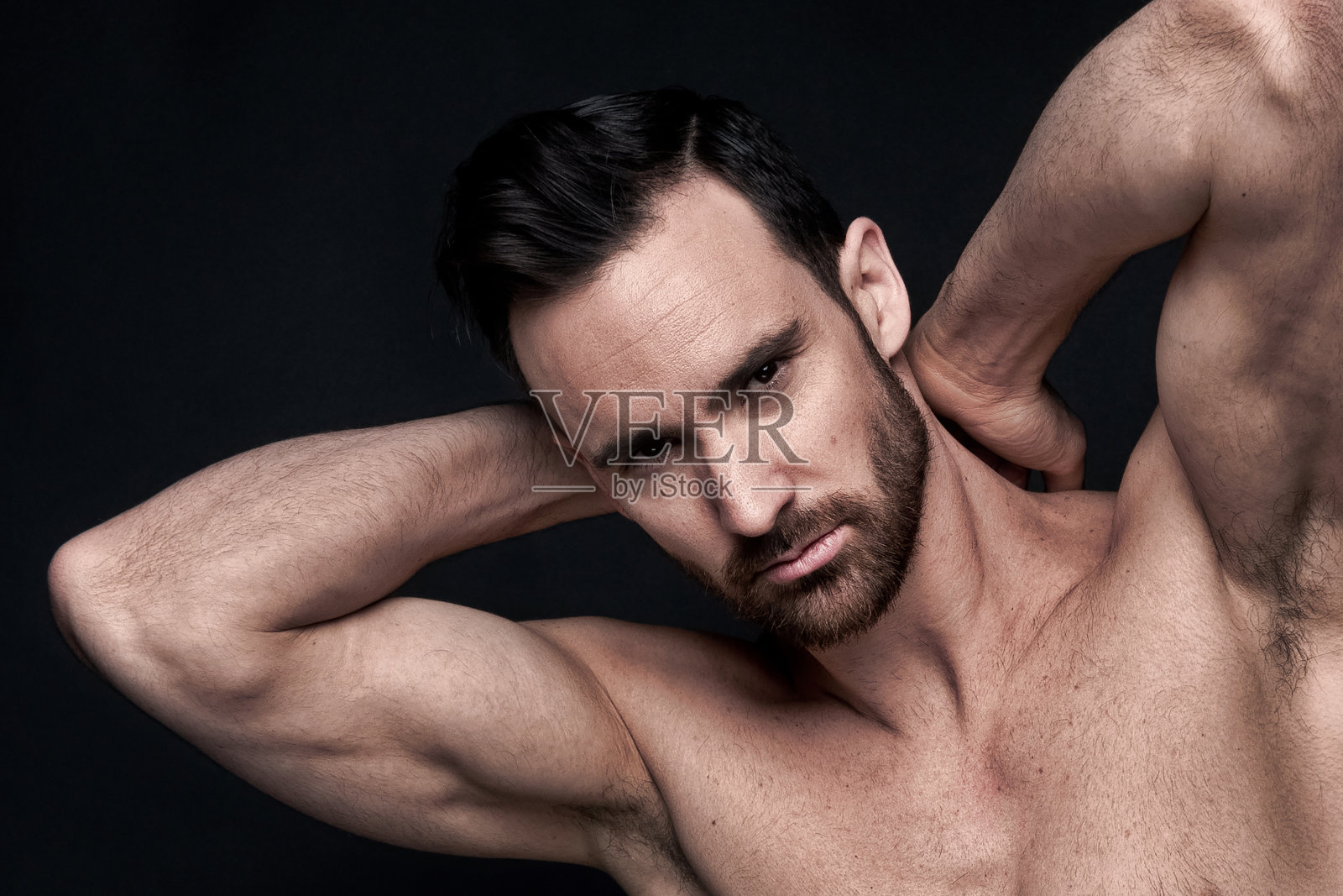 性感赤膊的男人照片摄影图片