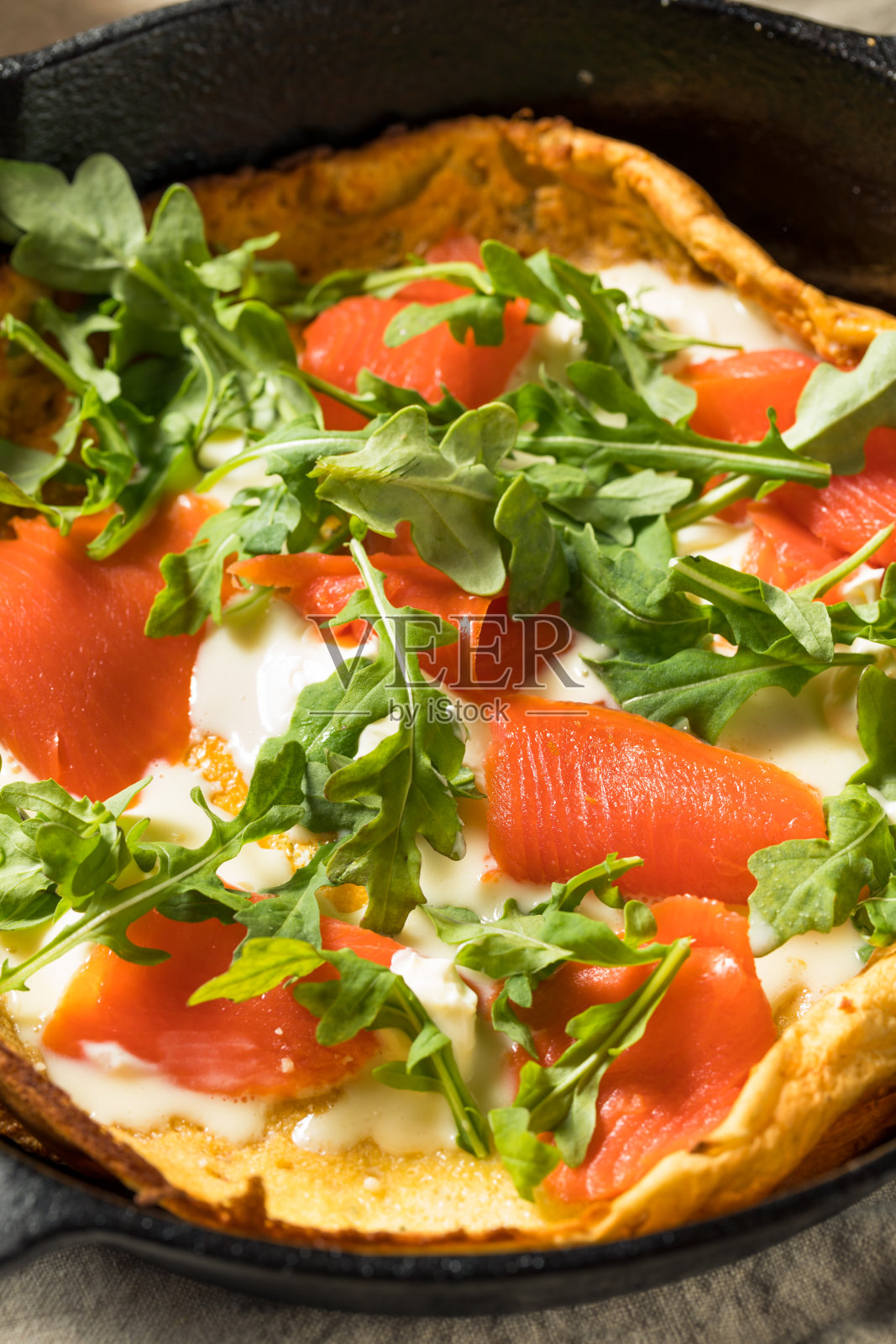 自制的美味荷兰婴儿煎饼照片摄影图片