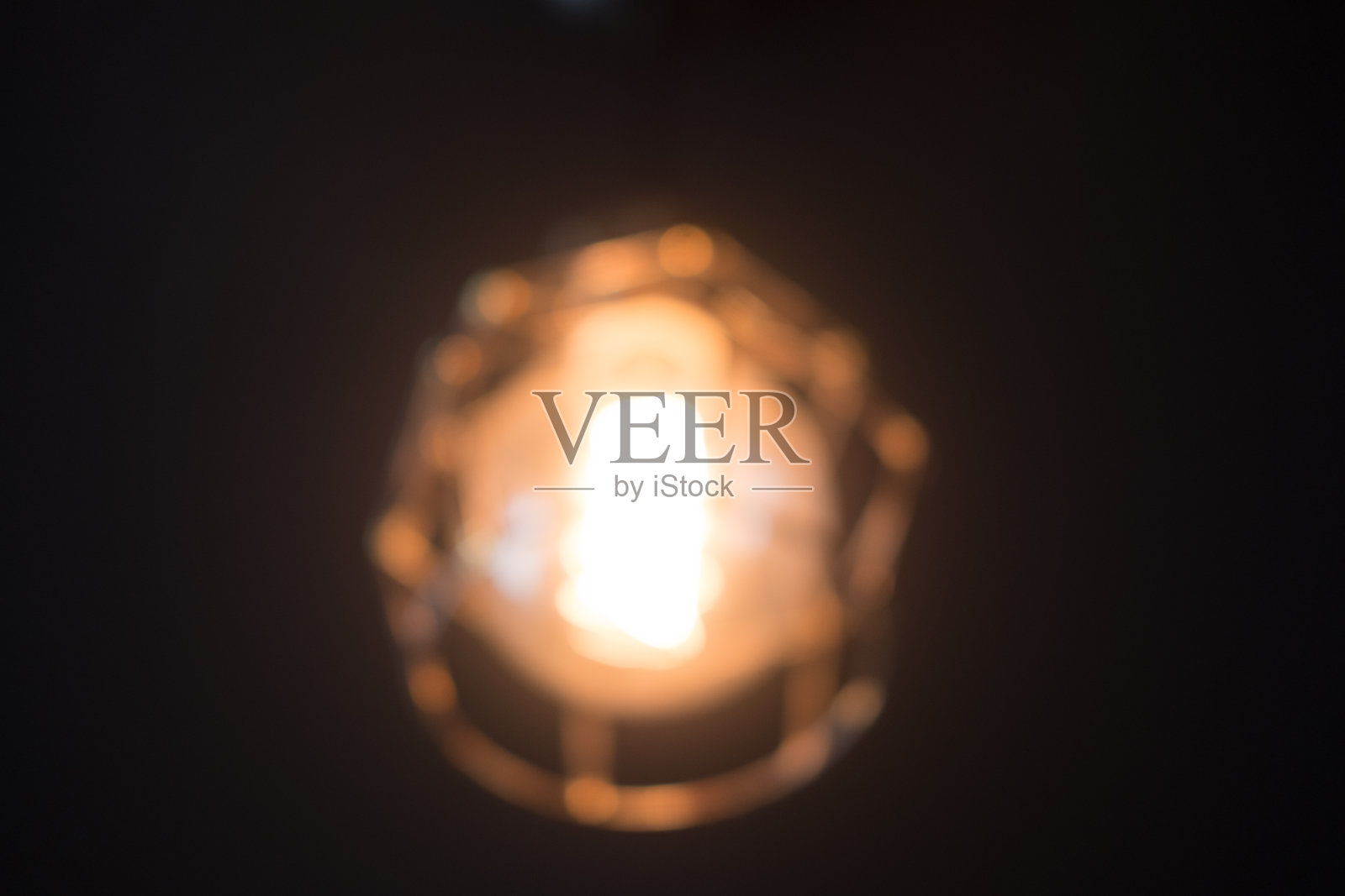 灯光背景模糊挂在天花板上照片摄影图片