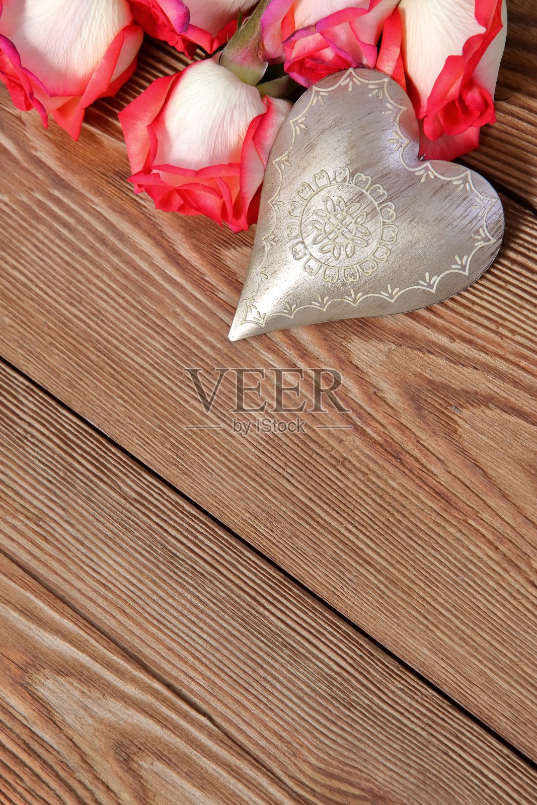 美丽的玫瑰作为一套与心在一张纸上为你的梦想项目与祝愿的情人。照片摄影图片