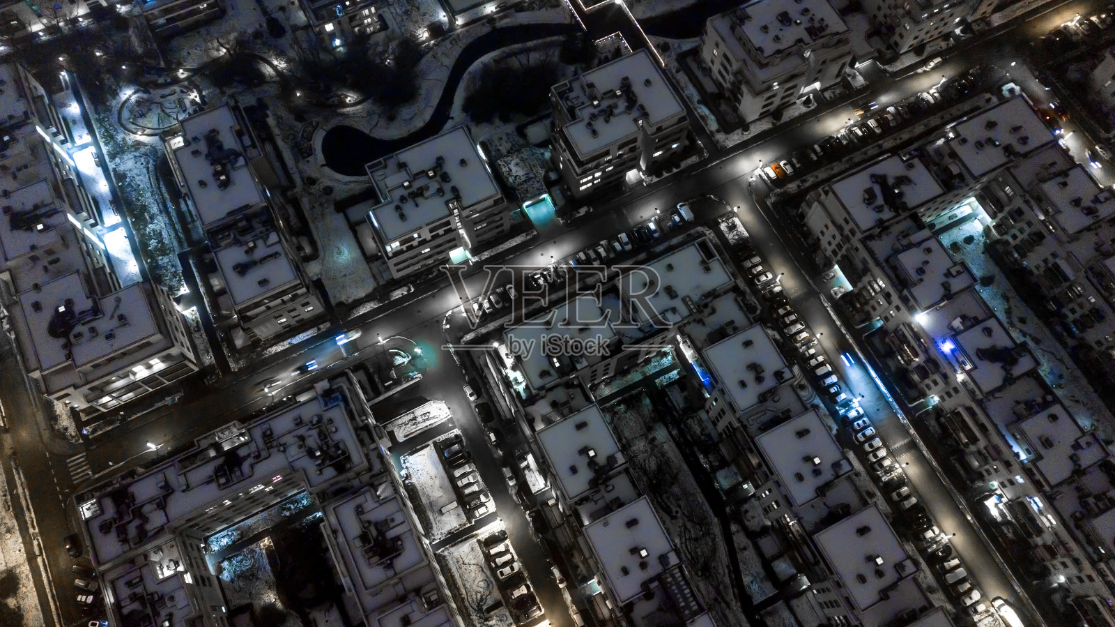 上面的夜景。住宅区域。鸟瞰图照片摄影图片