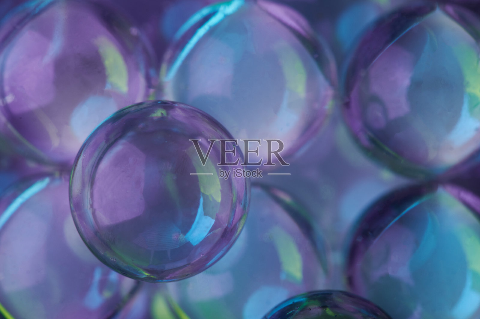 抽象的紫色玻璃背景照片摄影图片