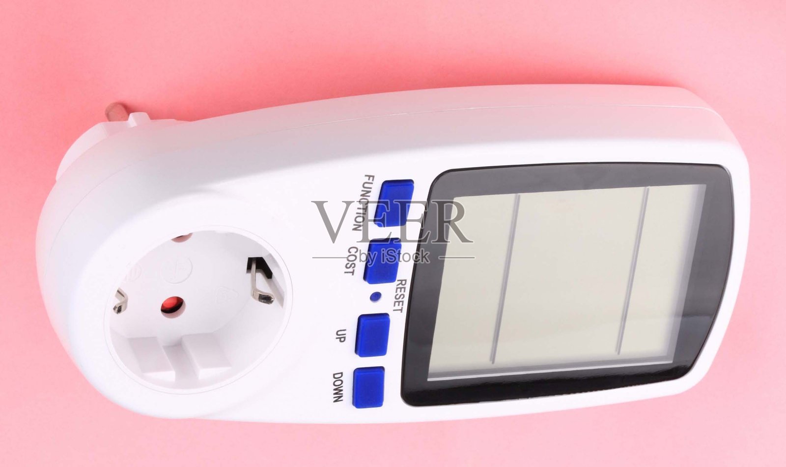 粉红色背景上的数字电能表照片摄影图片