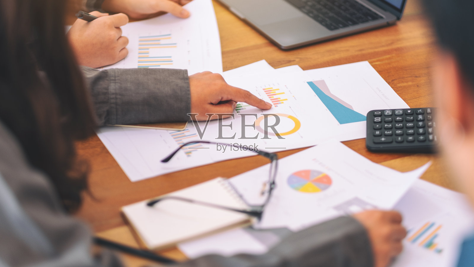 商人指责文书工作照片摄影图片