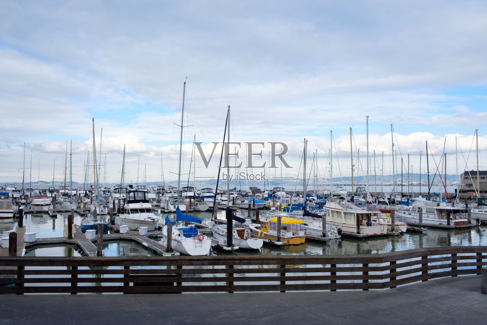 旧金山39号码头的游艇照片摄影图片