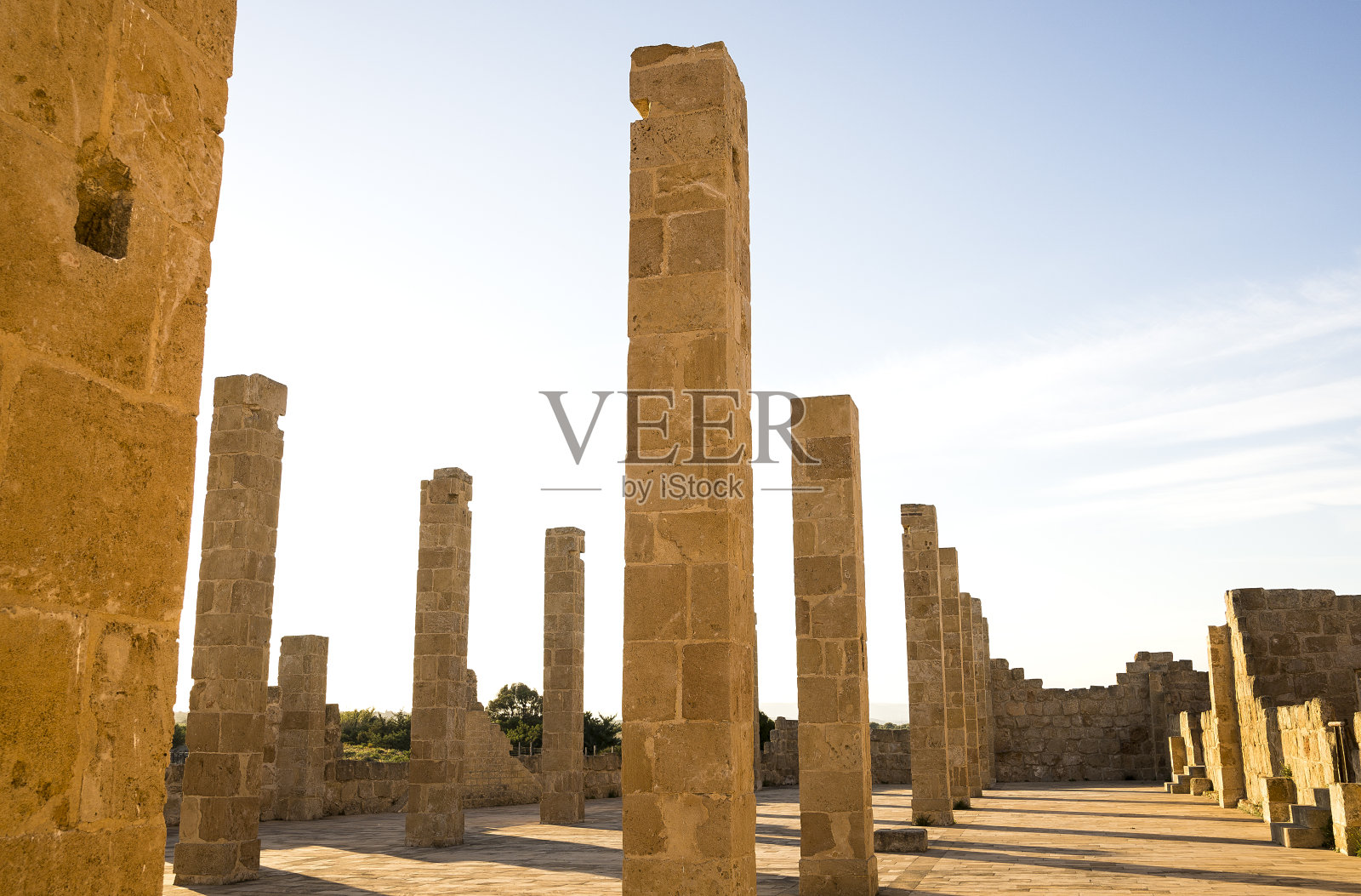 意大利西西里岛文迪卡里自然保护区的金枪鱼工厂遗址。照片摄影图片