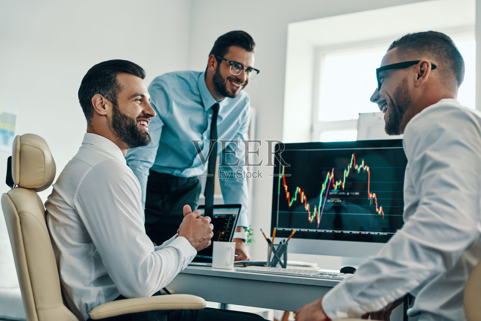 成功的交易者。照片摄影图片