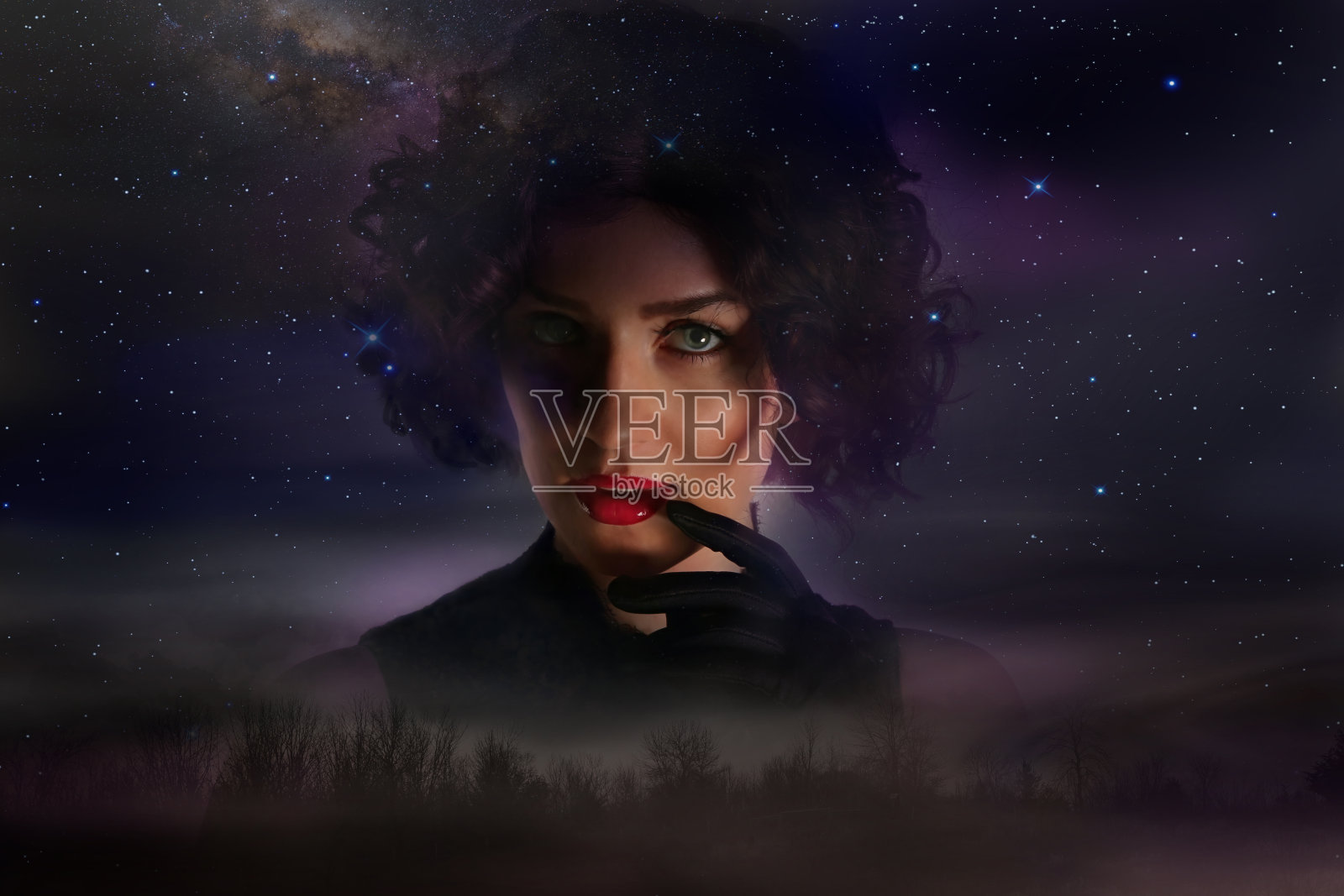 一个年轻漂亮的女人的肖像。照片摄影图片