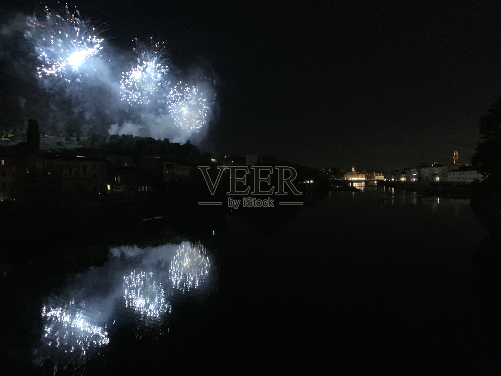 烟花在佛罗伦萨照片摄影图片