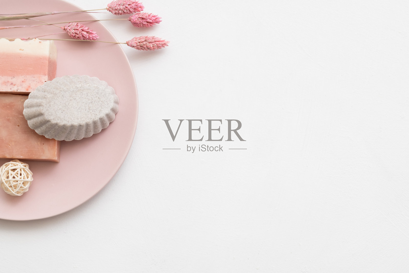 温泉沐浴身体护理产品天然香皂照片摄影图片