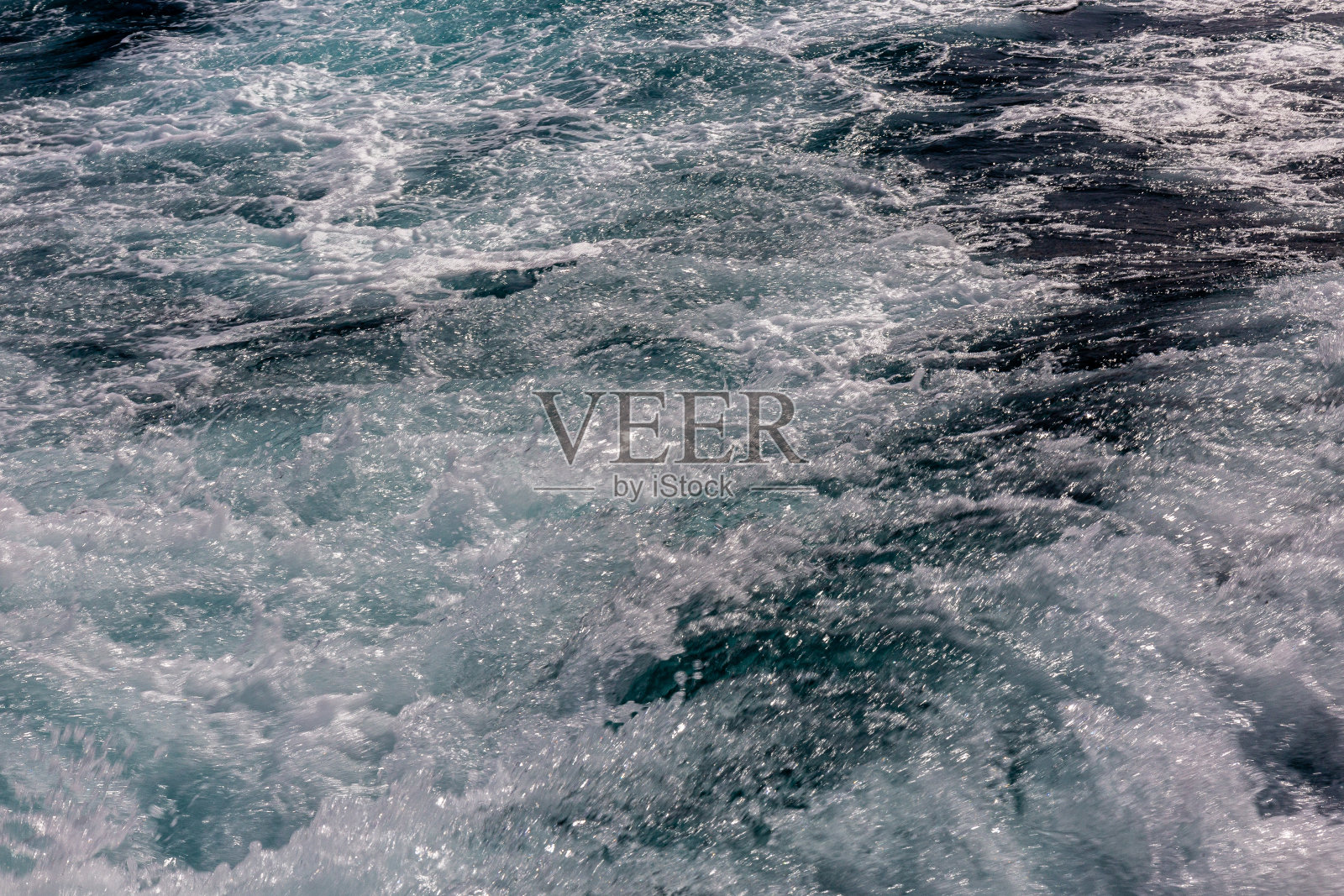 海浪和泡沫照片摄影图片