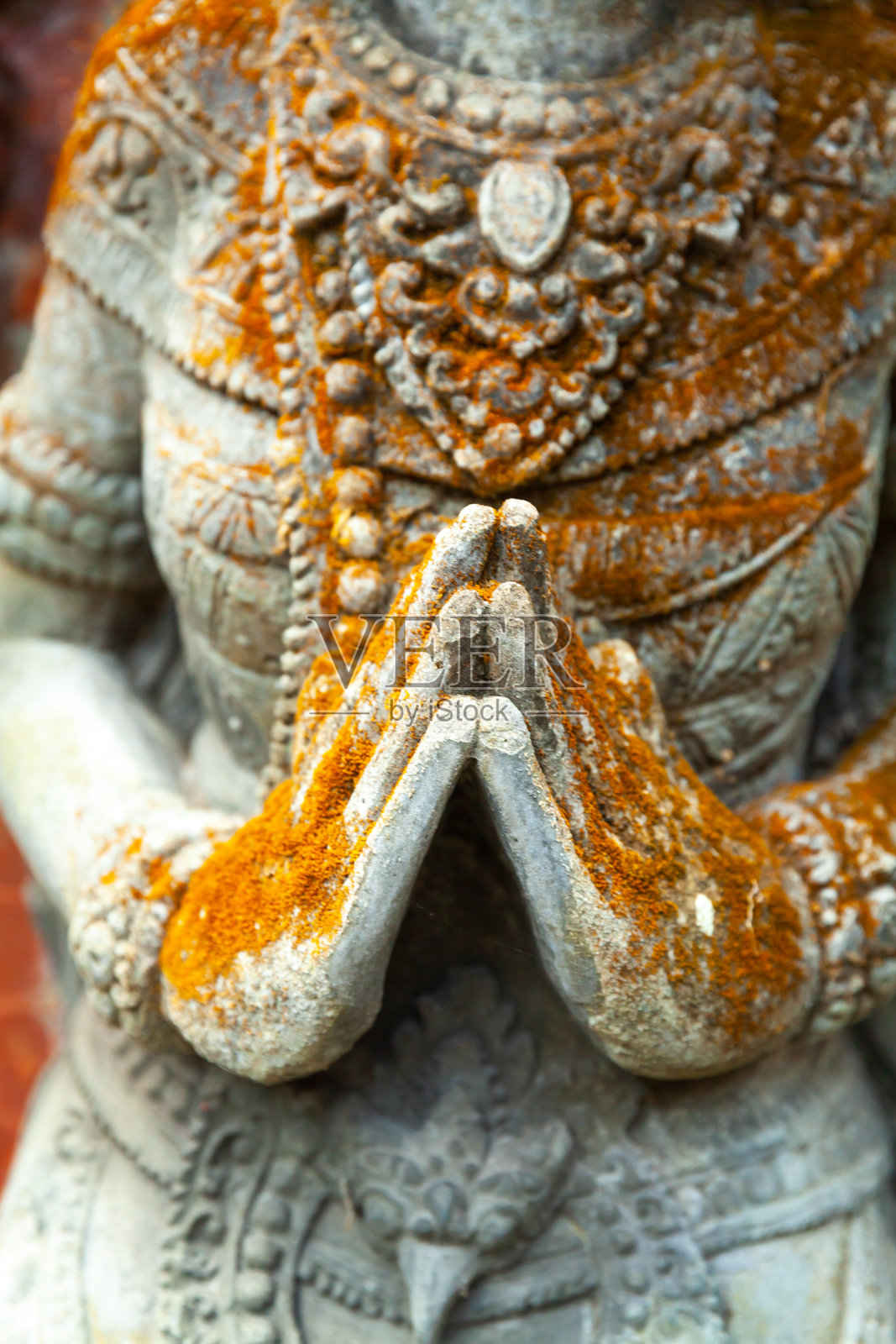 巴厘岛寺庙里的佛像照片摄影图片