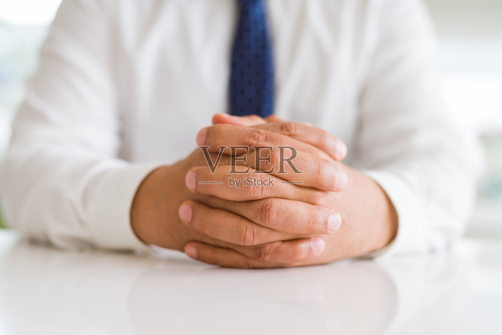 男人双手特写照片摄影图片