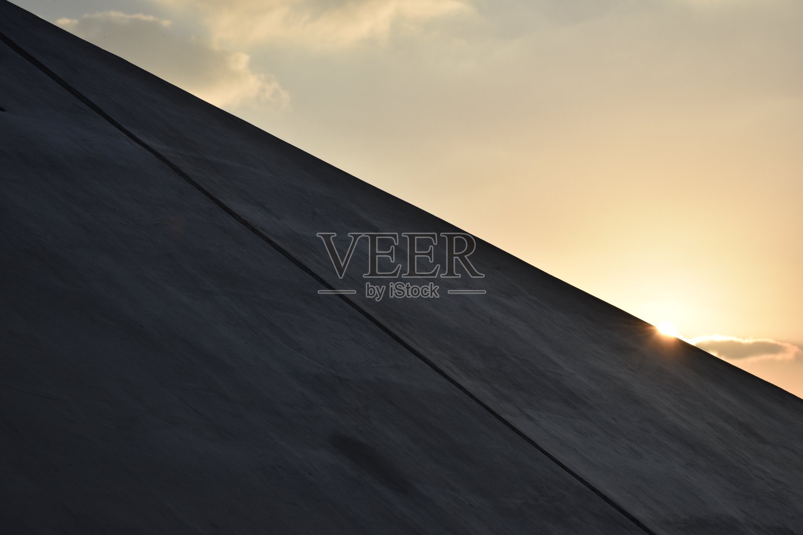 阳光明媚照片摄影图片