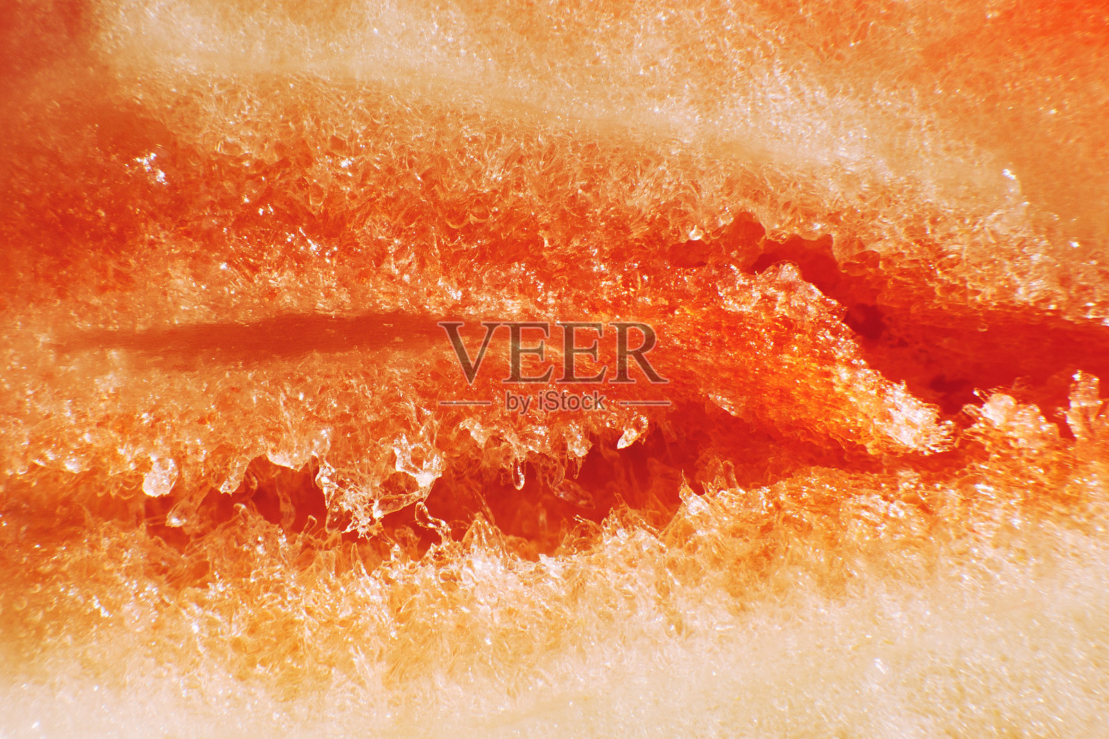 草莓,切成两半。草莓的核心。半个草莓的背景照片摄影图片