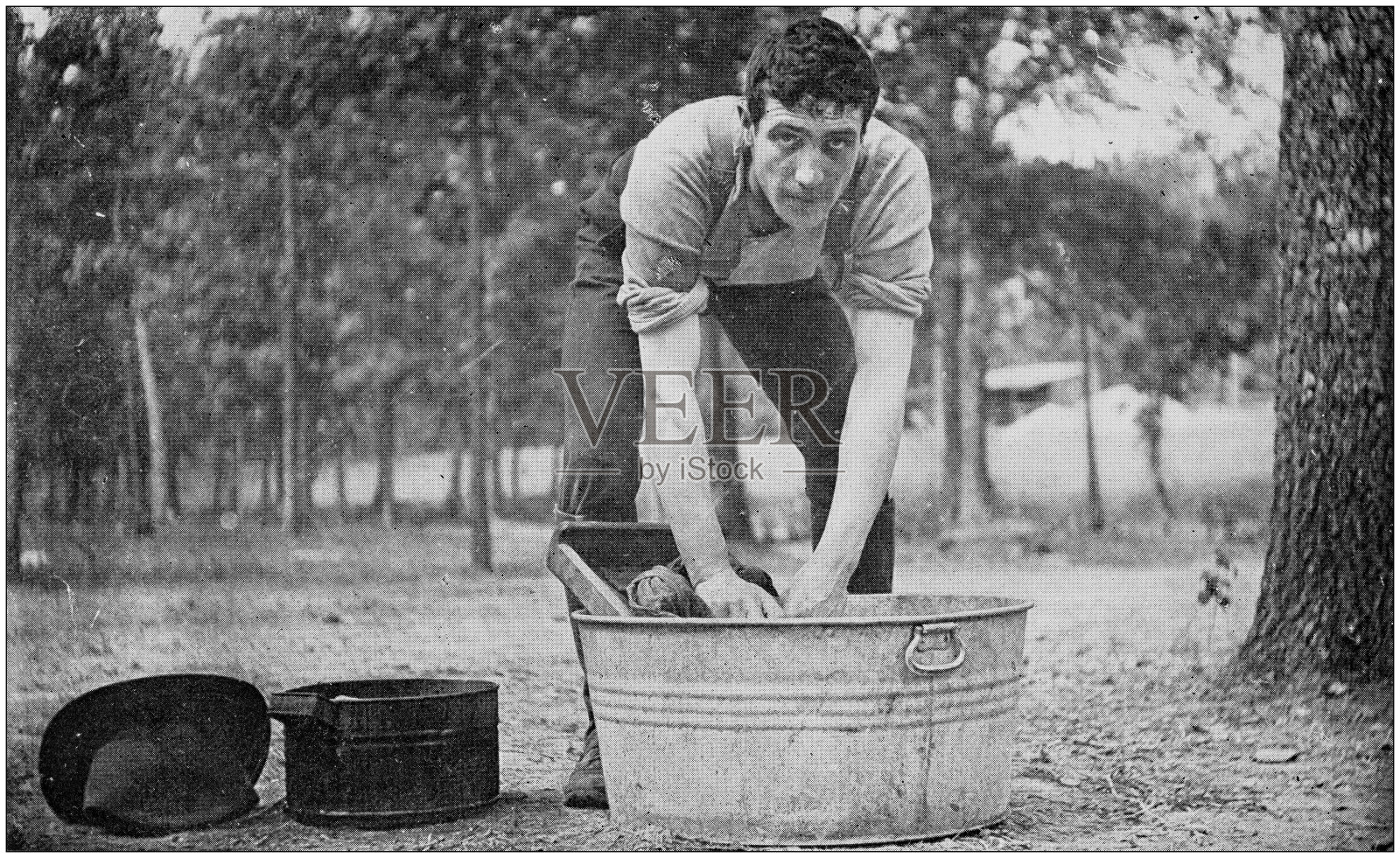 美军黑白照片:洗衣照片摄影图片