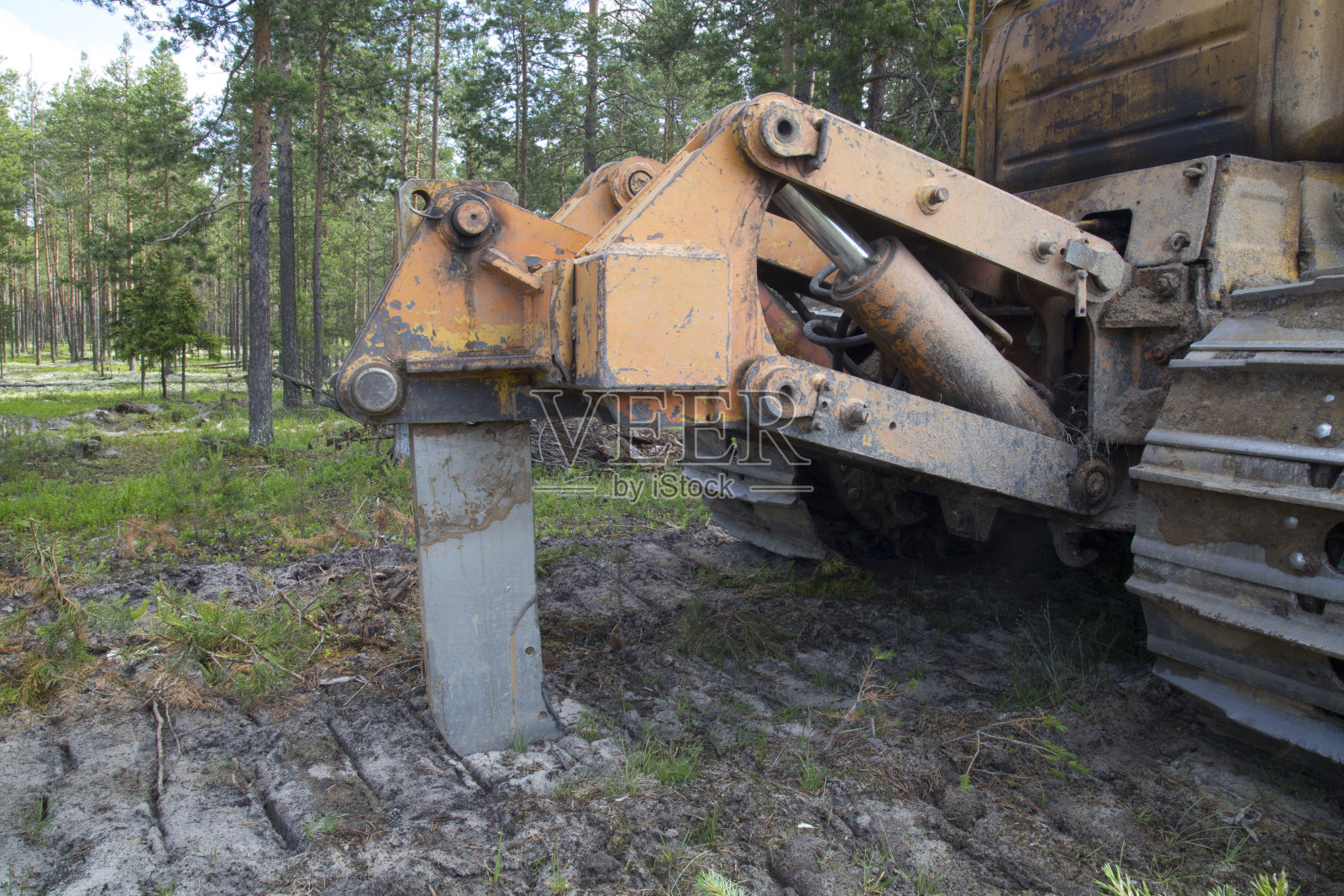 履带式牵引机照片摄影图片
