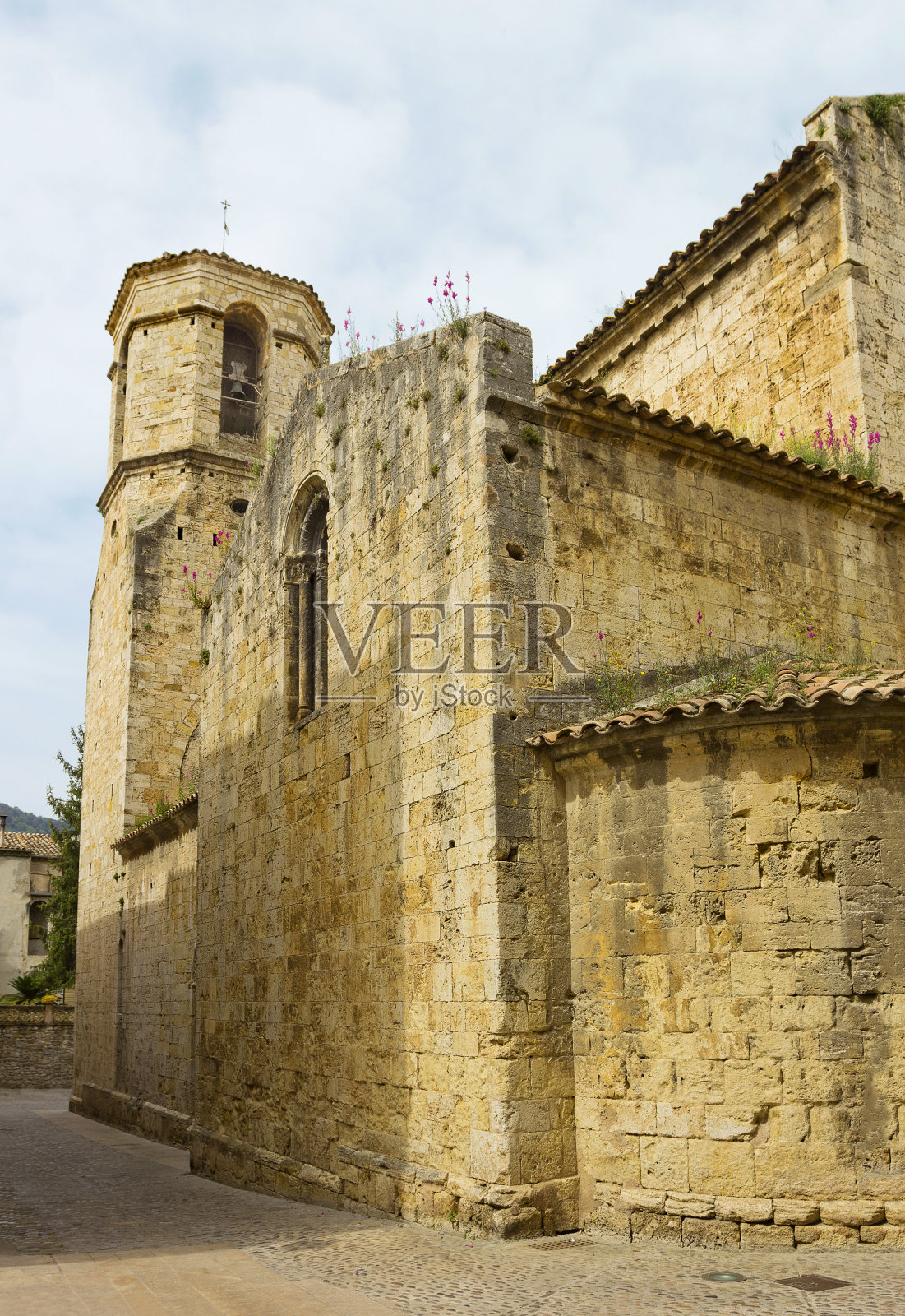 圣维森特德贝萨鲁教堂,西班牙加泰罗尼亚赫罗纳省照片摄影图片