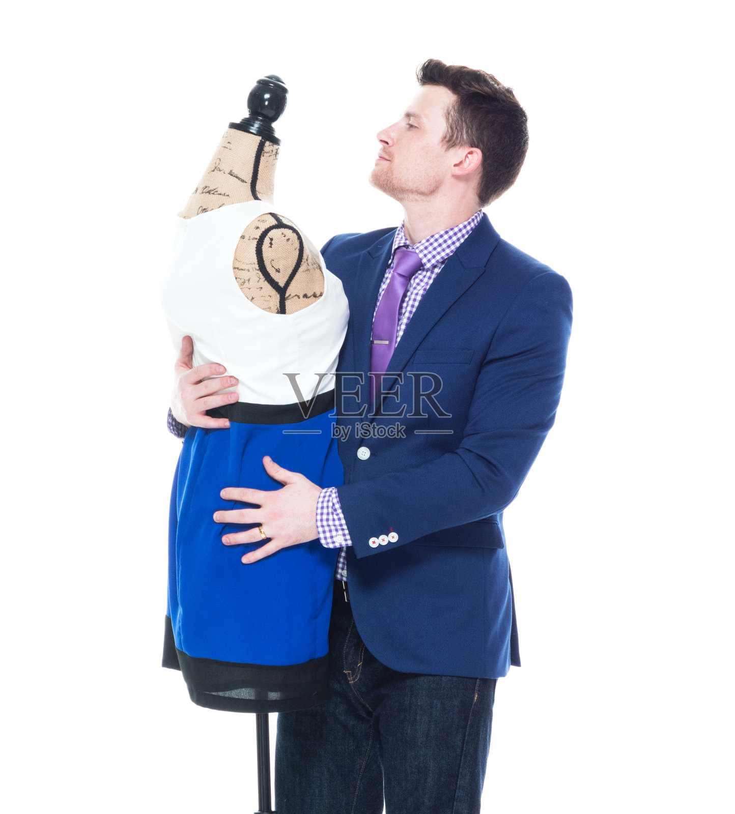 英俊的男人穿着衣服跳舞照片摄影图片