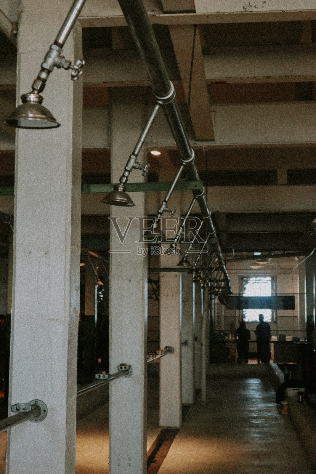 淋浴-美国旧金山恶魔岛的新囚犯入口照片摄影图片