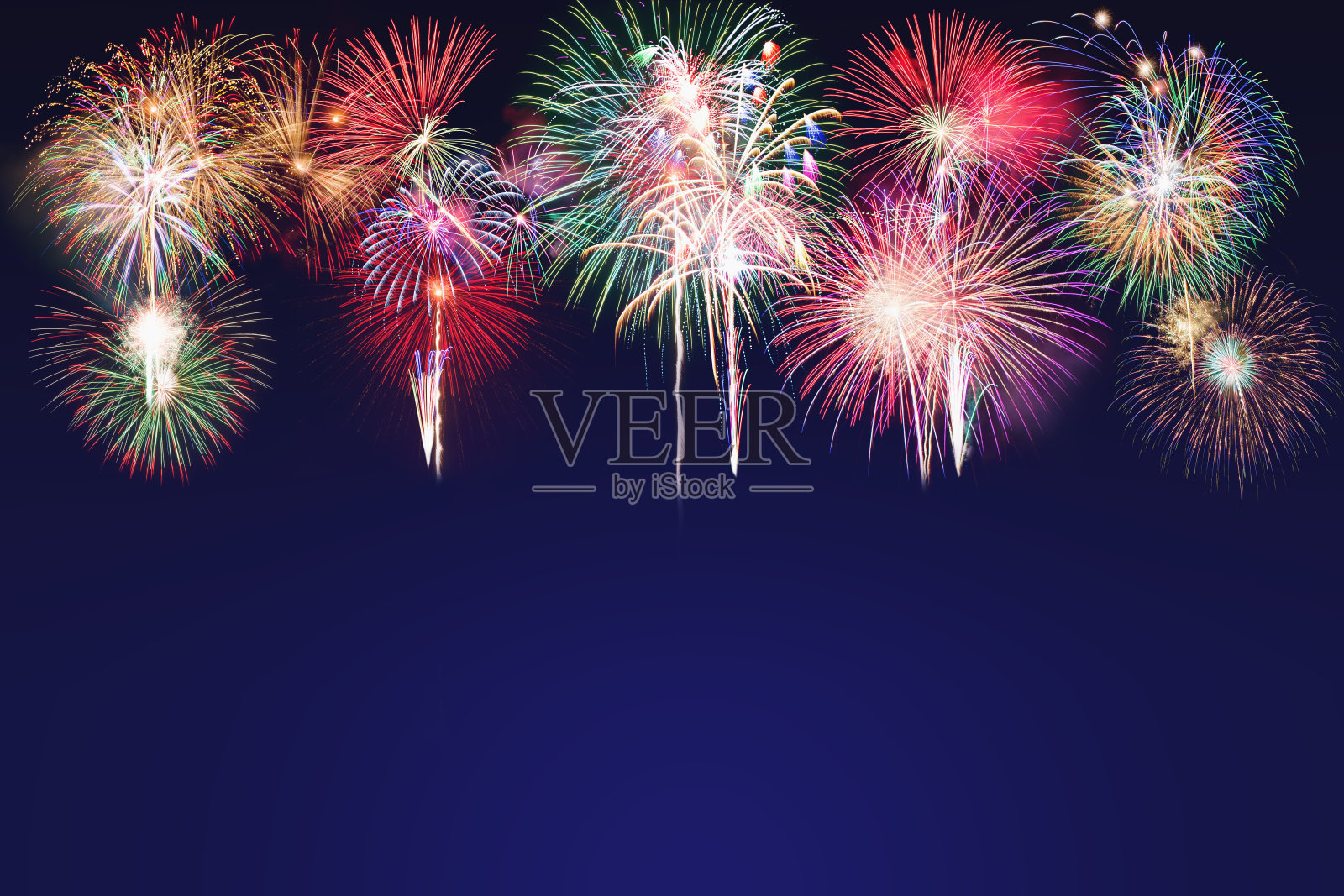 五彩缤纷的烟火照片摄影图片