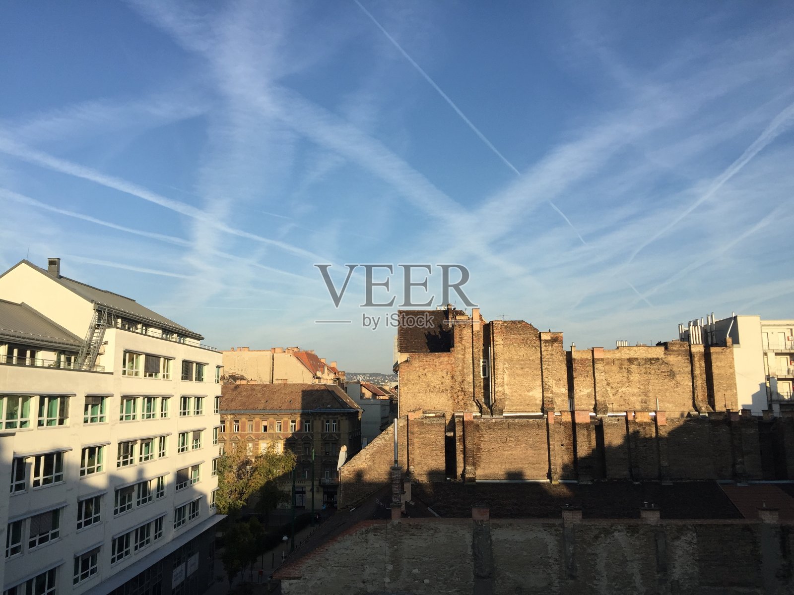 布达佩斯多云的天空照片摄影图片