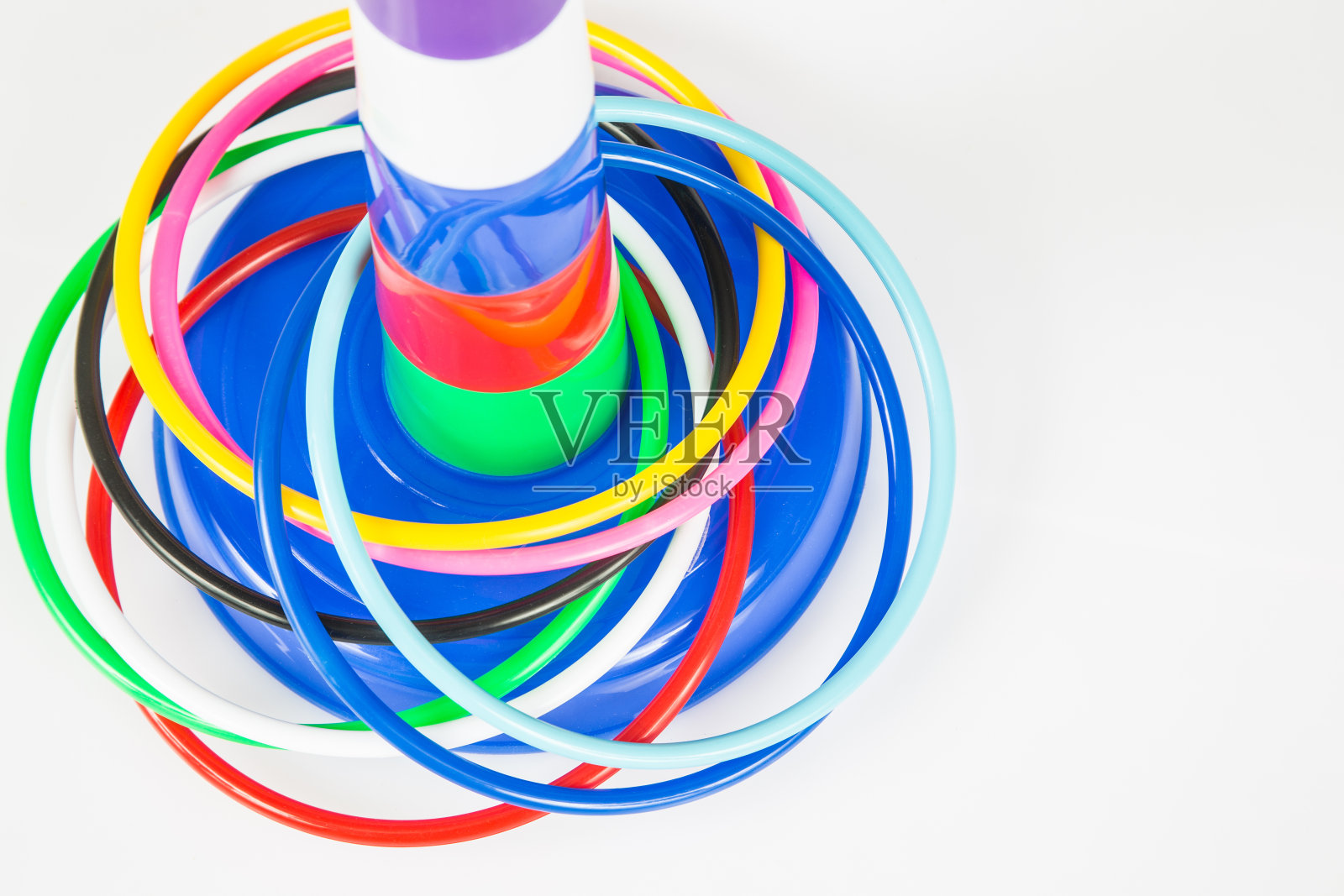 在孤立的白色背景上扔环照片摄影图片