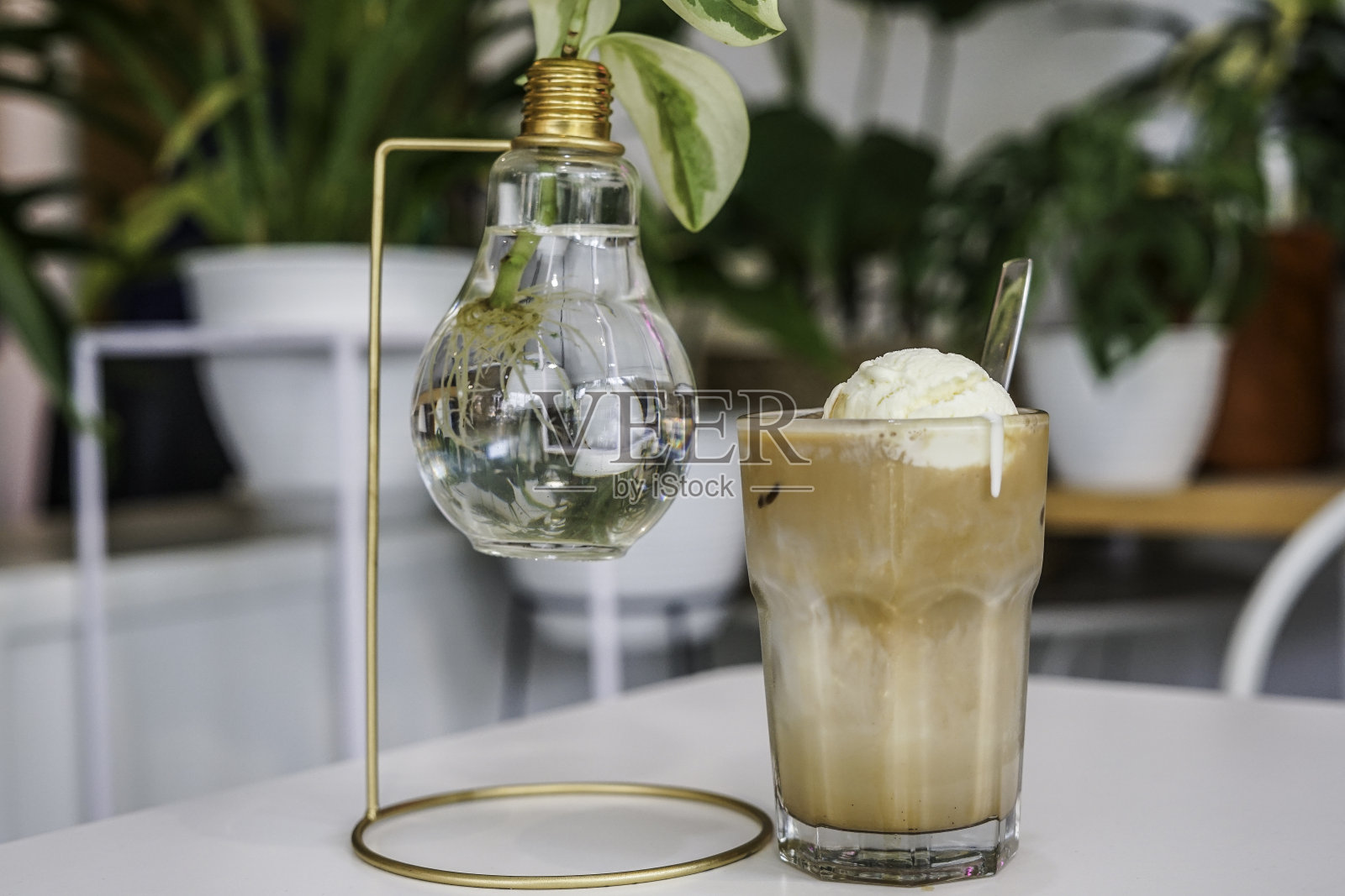 冰咖啡加冰淇淋照片摄影图片