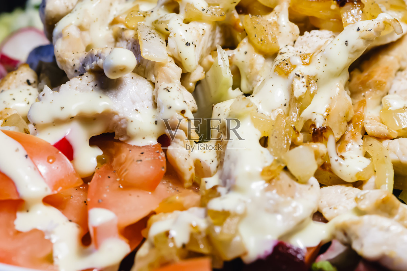 火鸡沙拉配沙拉奶油照片摄影图片