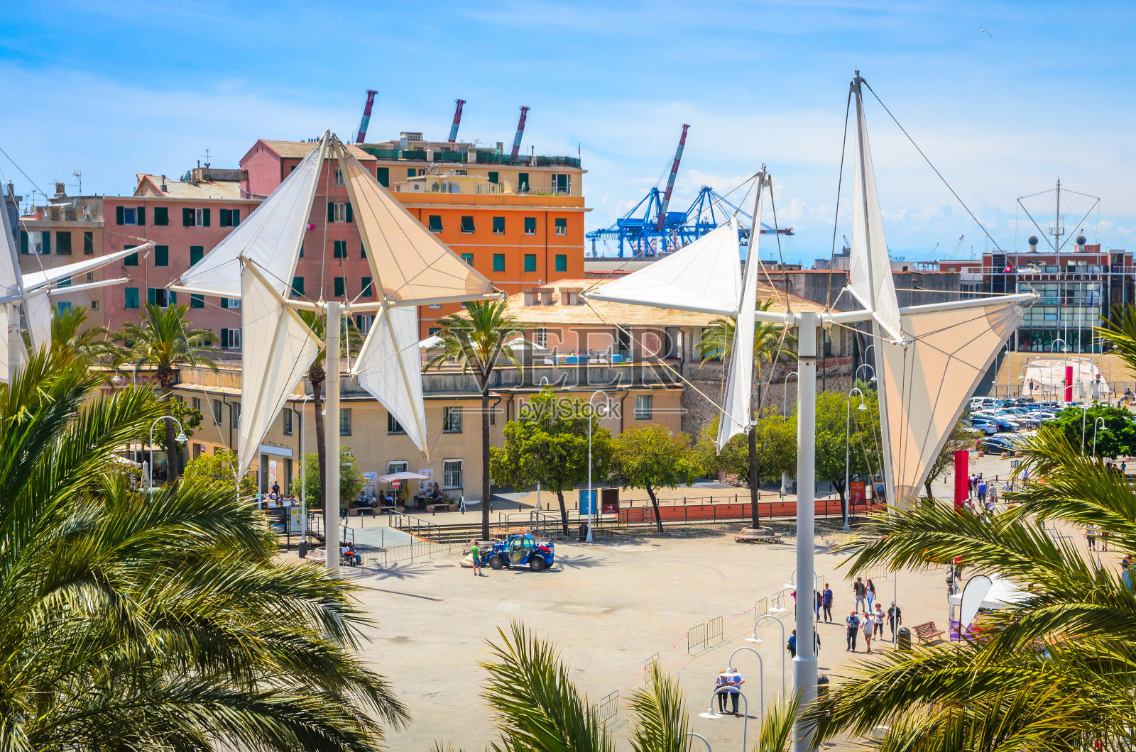 全景式热那亚(热那亚)在一个美丽的夏日,利古里亚,意大利照片摄影图片