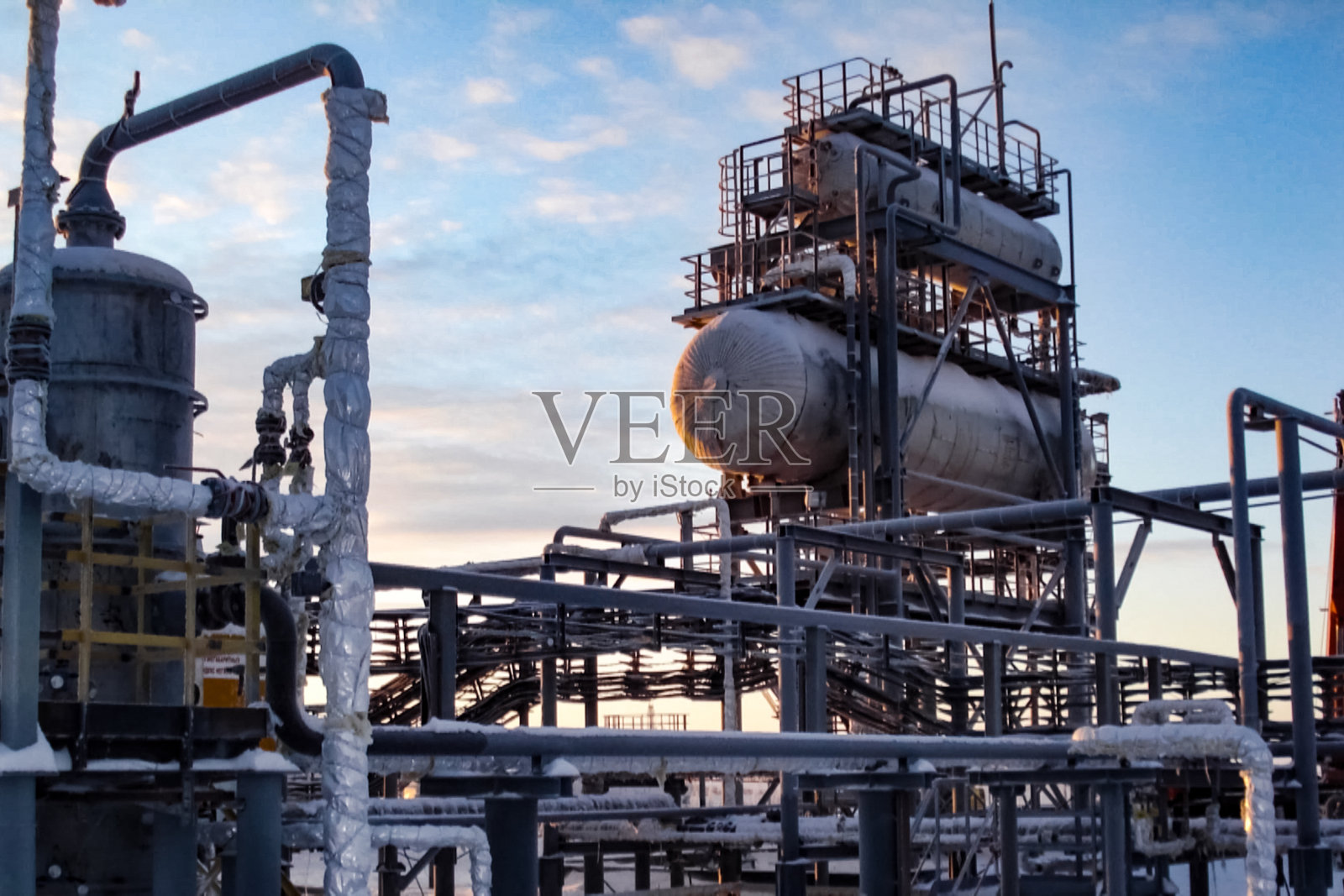 炼油厂建设一石油工业设施照片摄影图片