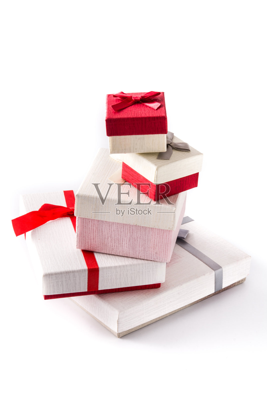 一些礼品盒孤立在白色背景上照片摄影图片