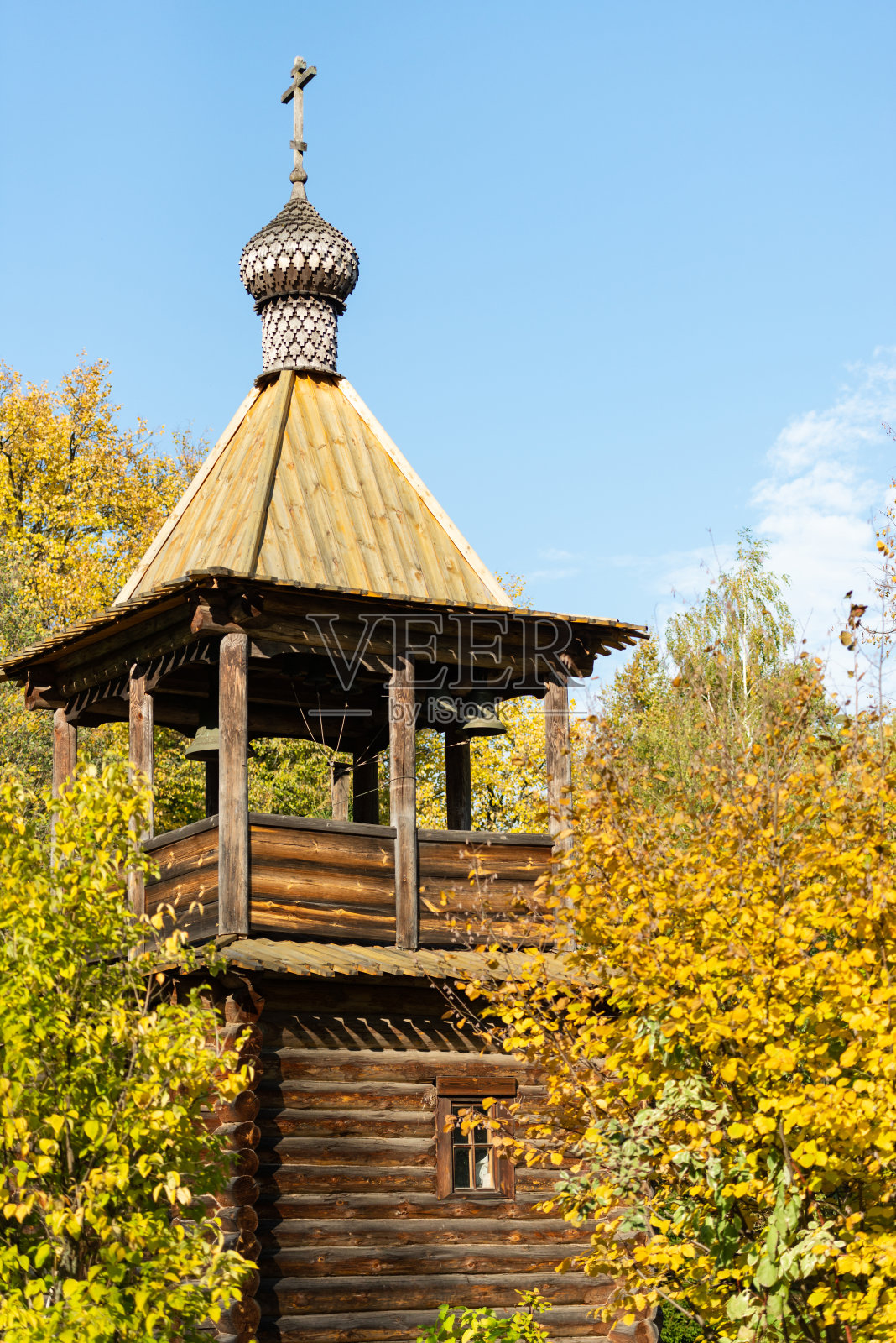 布托沃墓地附近的小教堂。照片摄影图片