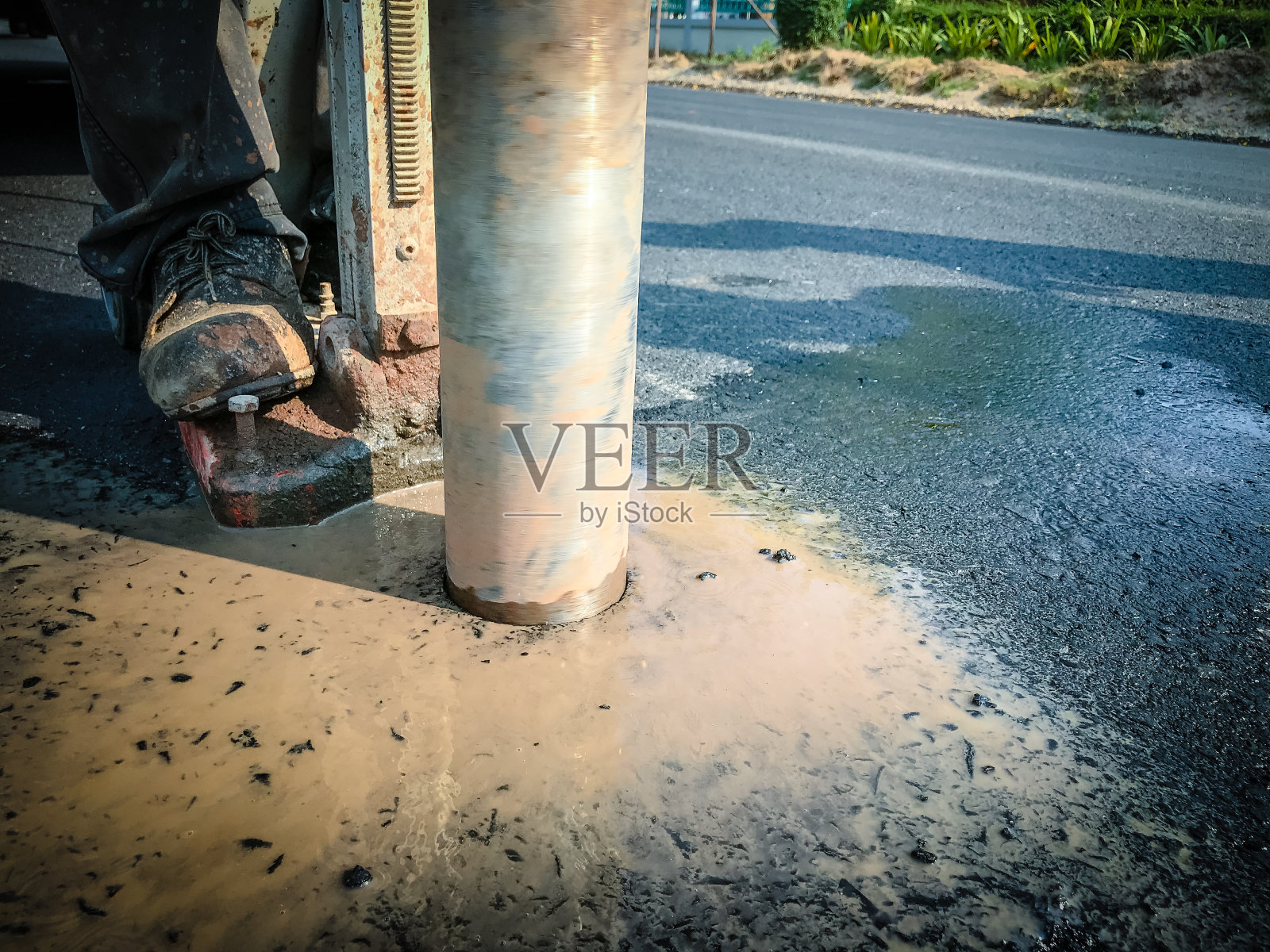 检查沥青路面照片摄影图片