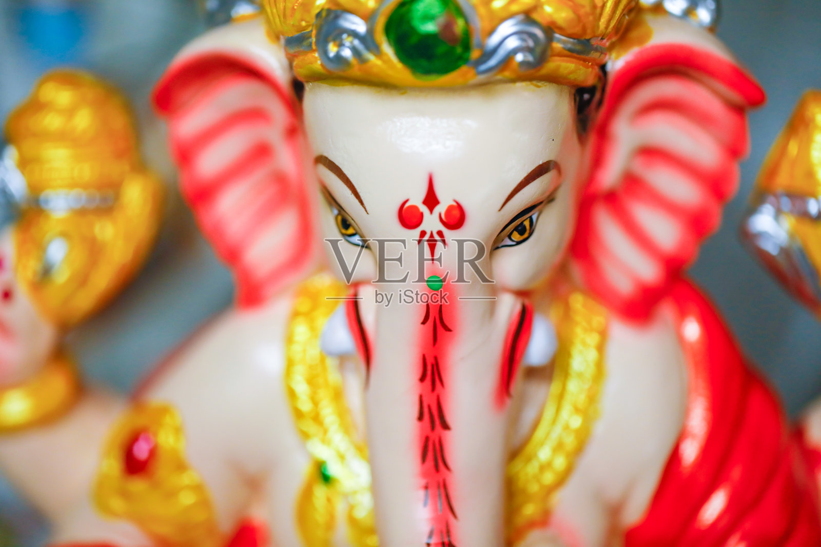 准备主甘尼萨彩色雕像为甘尼萨节照片摄影图片